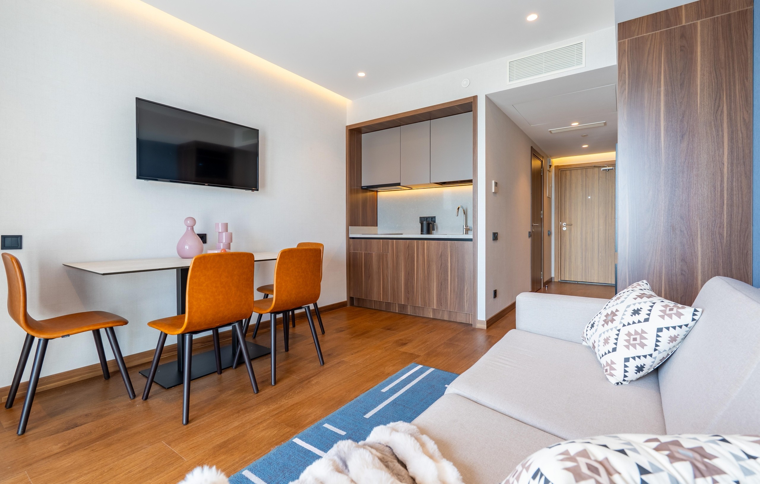 2-Room Apartment For Daily Rent In Batumi, Alliance Privilege, 55 M² — 250 ₾ Per Day view 2