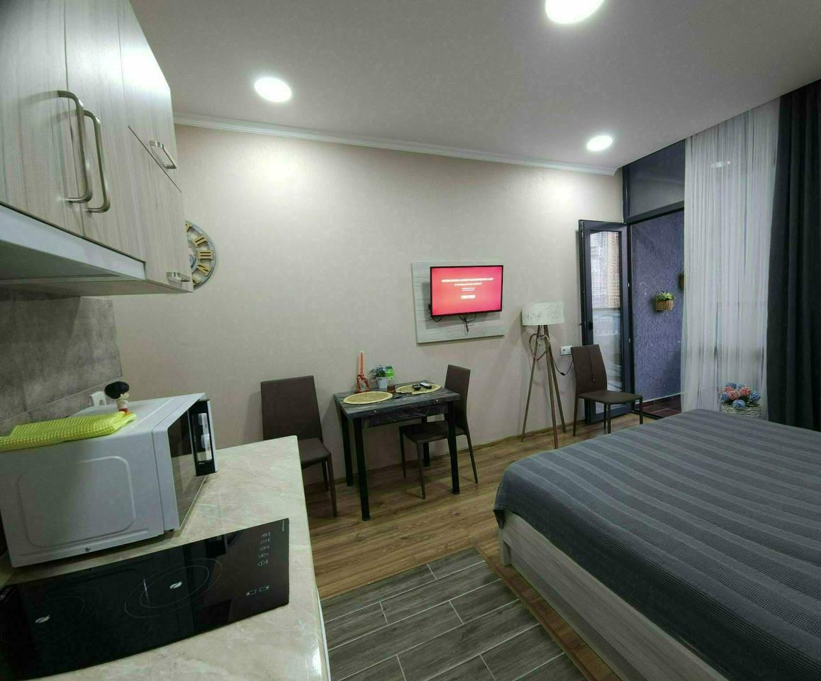 1-Room Apartment For Daily Rent In Batumi, Dar Tower, 35 M² — 100 ₾ Per Day view 2