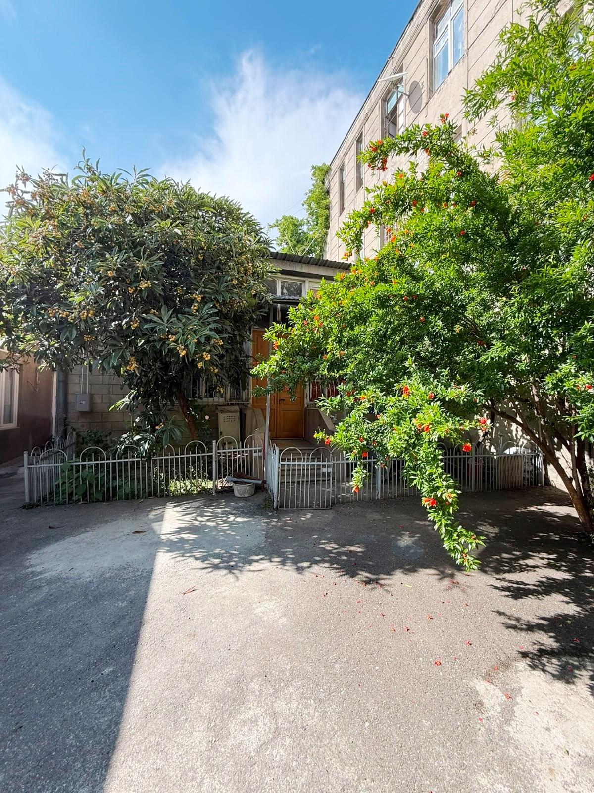 Egnate Ninoshvili St, 27-29: 2-Room, 70.0 M² | Korter.Ge view 1