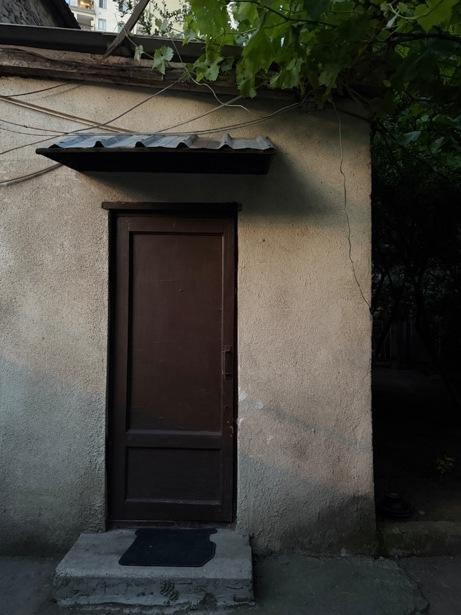 1-Room Apartment For Rent In Tbilisi, Giorgi Nikoladze St view 2