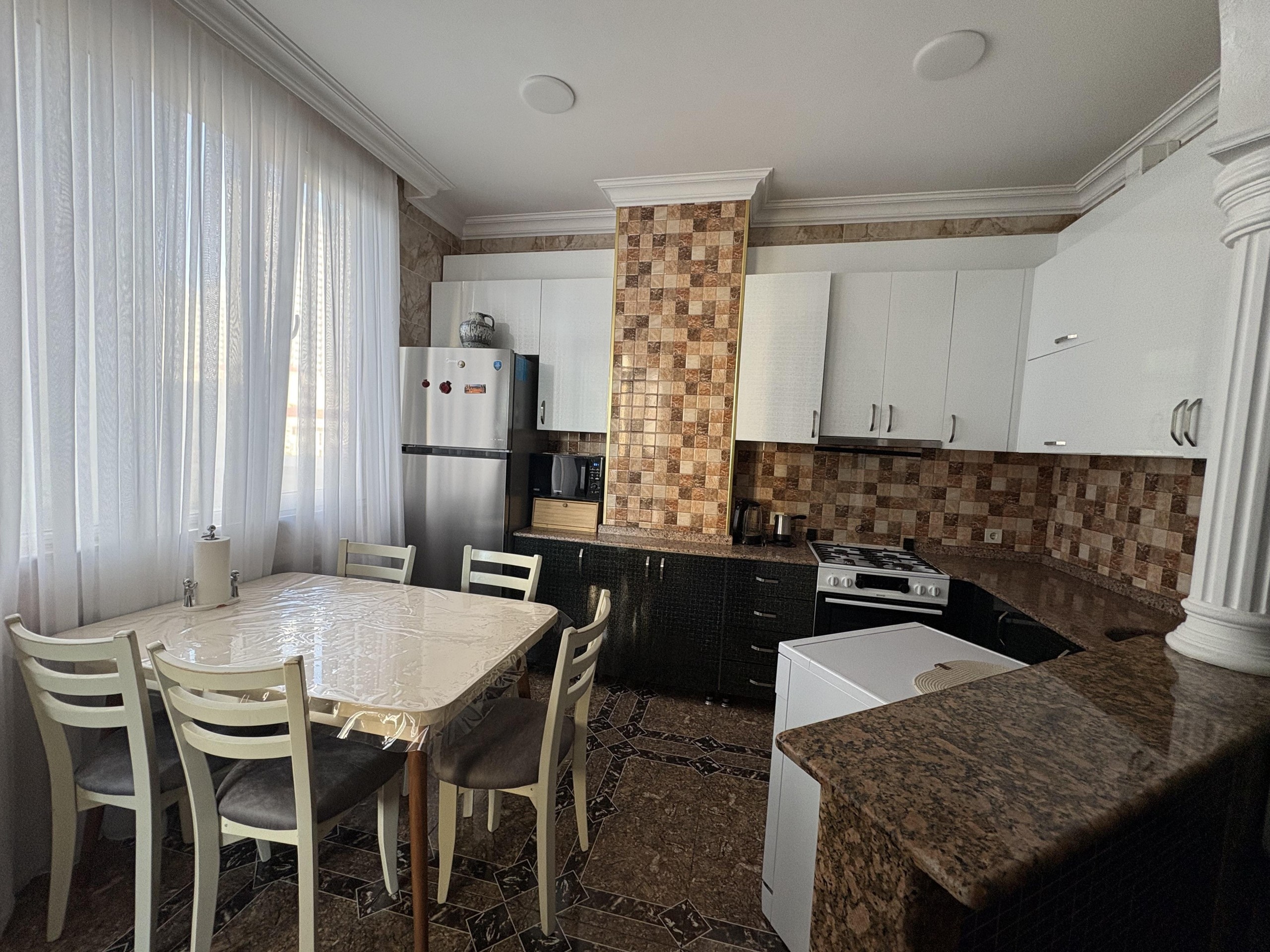 4-Room Apartment For Daily Rent In Batumi, Real Palace, 73 M² — $80 Per Day view 2