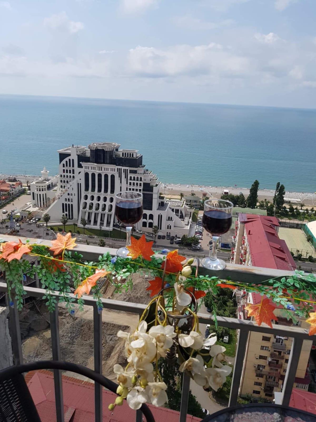 3-Room Apartment For Daily Rent In Batumi, Shalva Inasaridze St, 16, 70 M² — $120 Per Day view 1