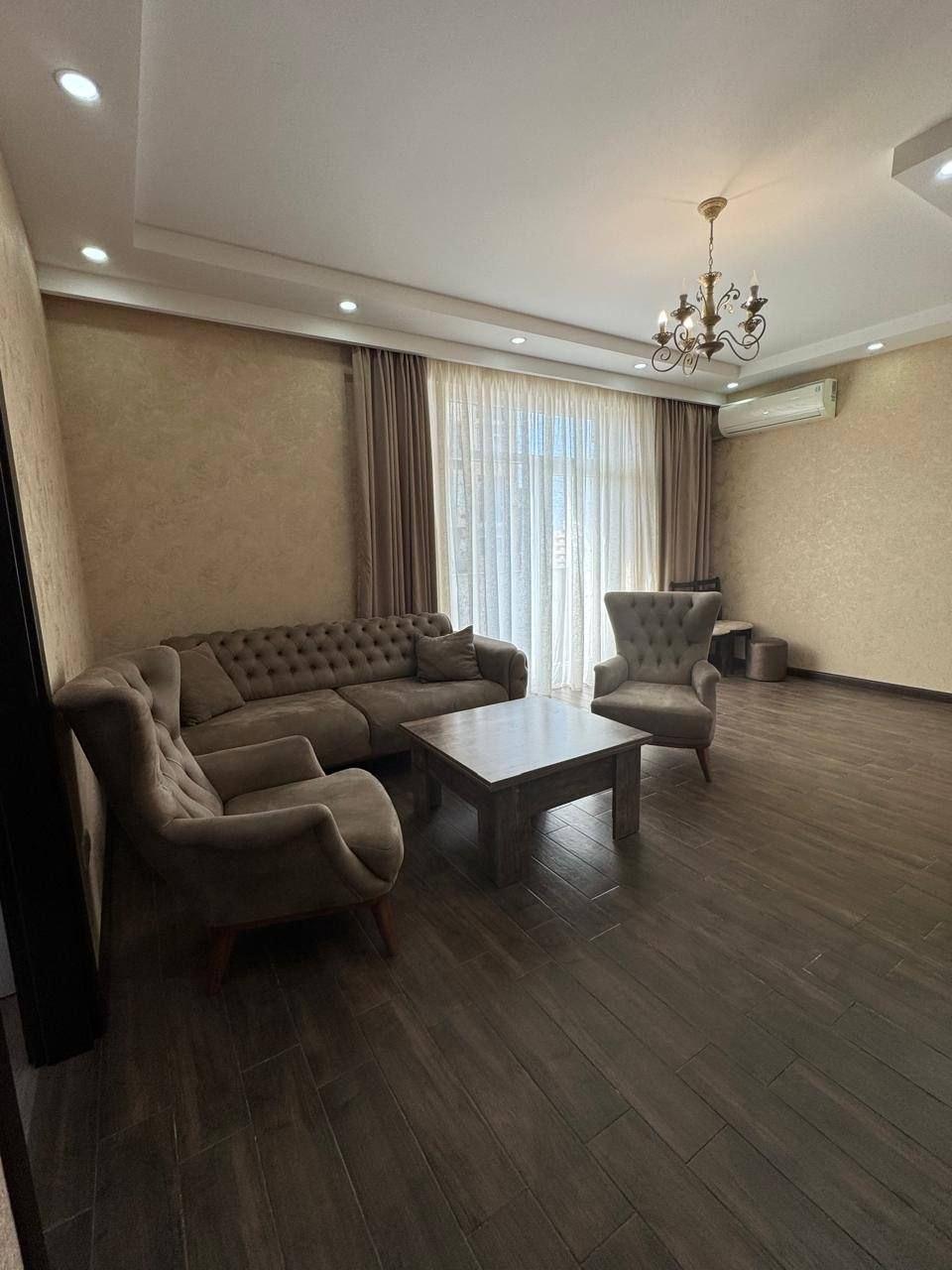3-Room Apartment For Rent In Batumi, David Aghmashenebeli St, 3 view 1