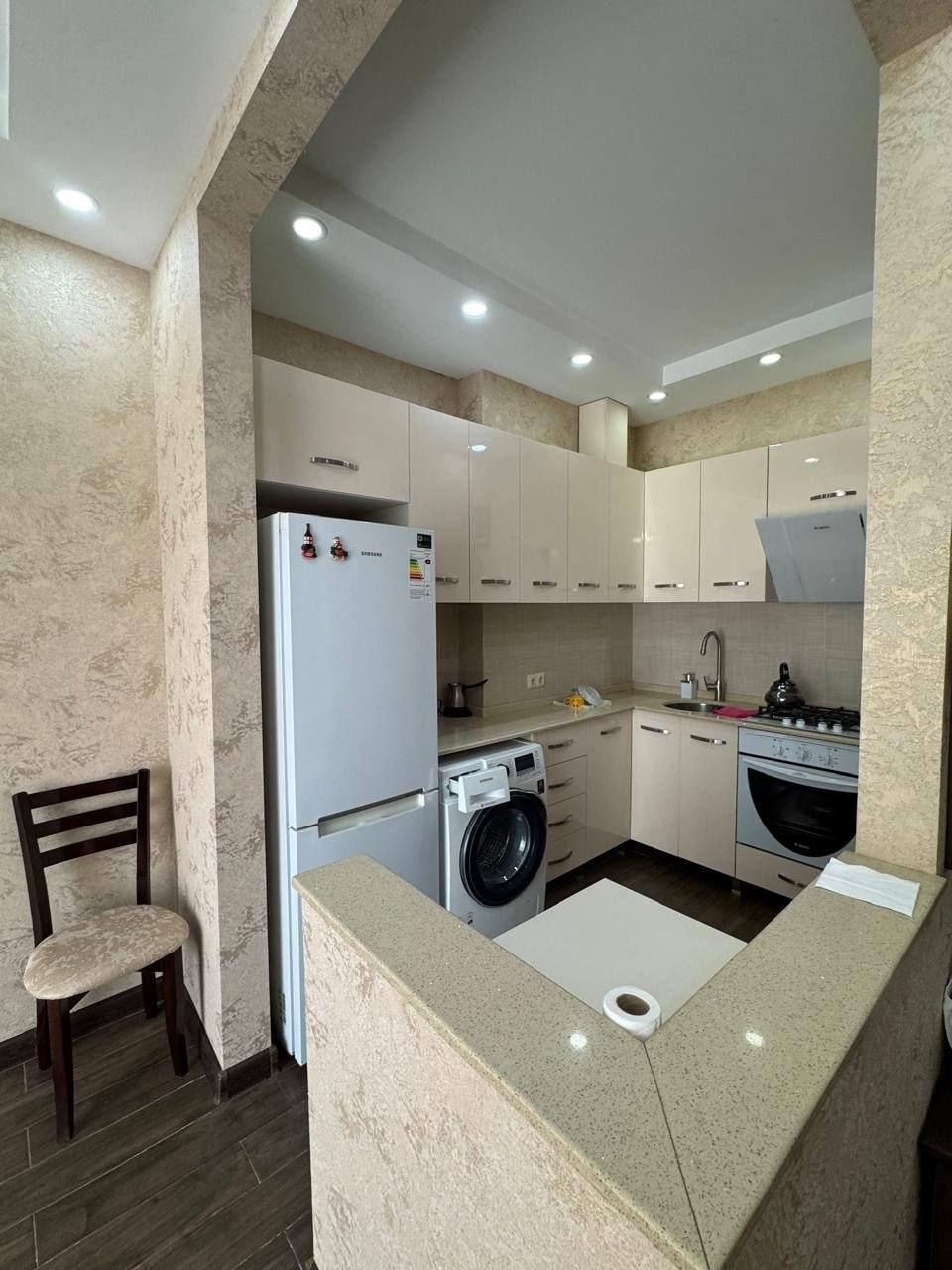 3-Room Apartment For Rent In Batumi, David Aghmashenebeli St, 3 view 5