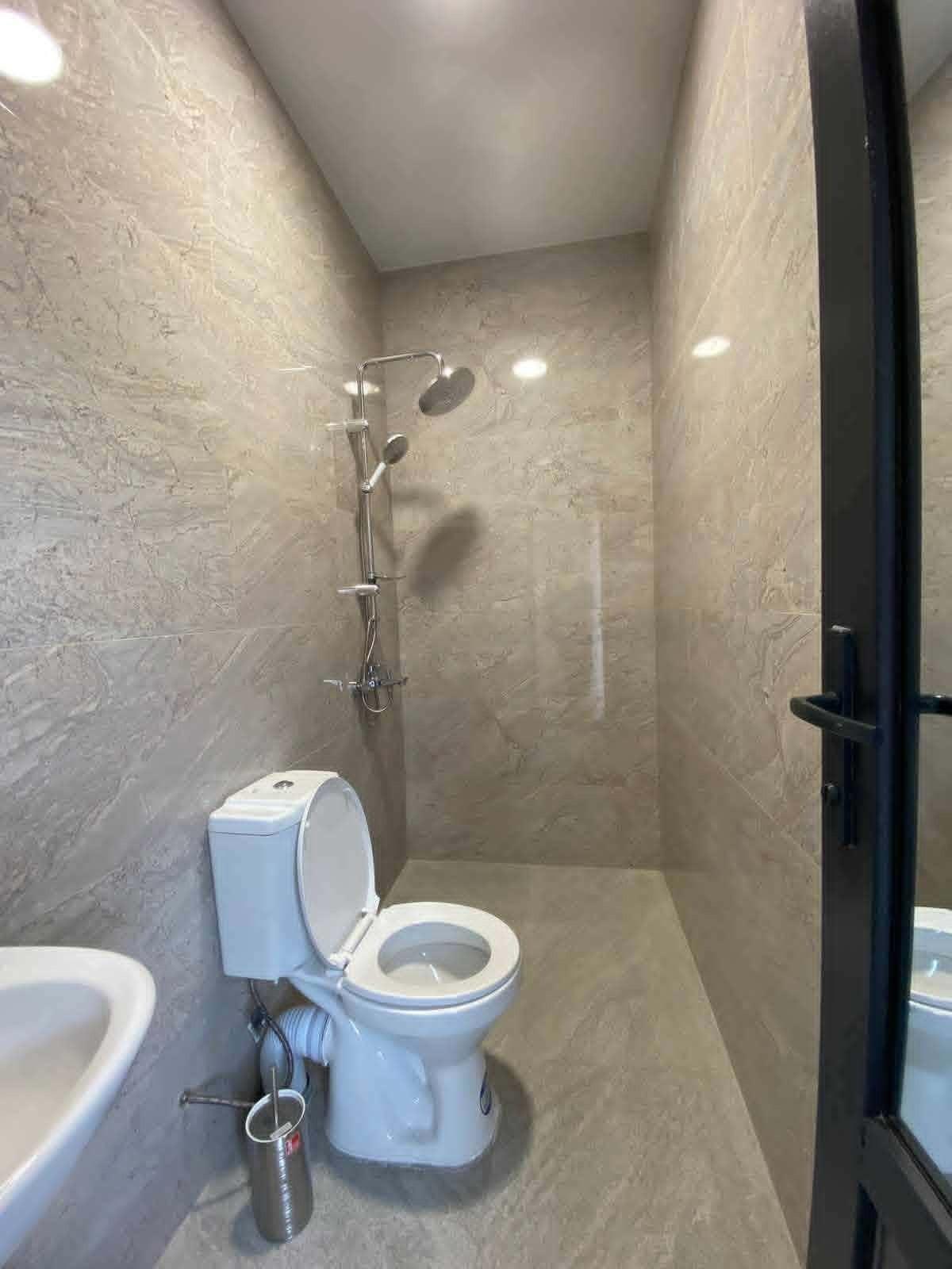 4-Room House For Rent In Batumi, Kakhi Kavsadze St view 8