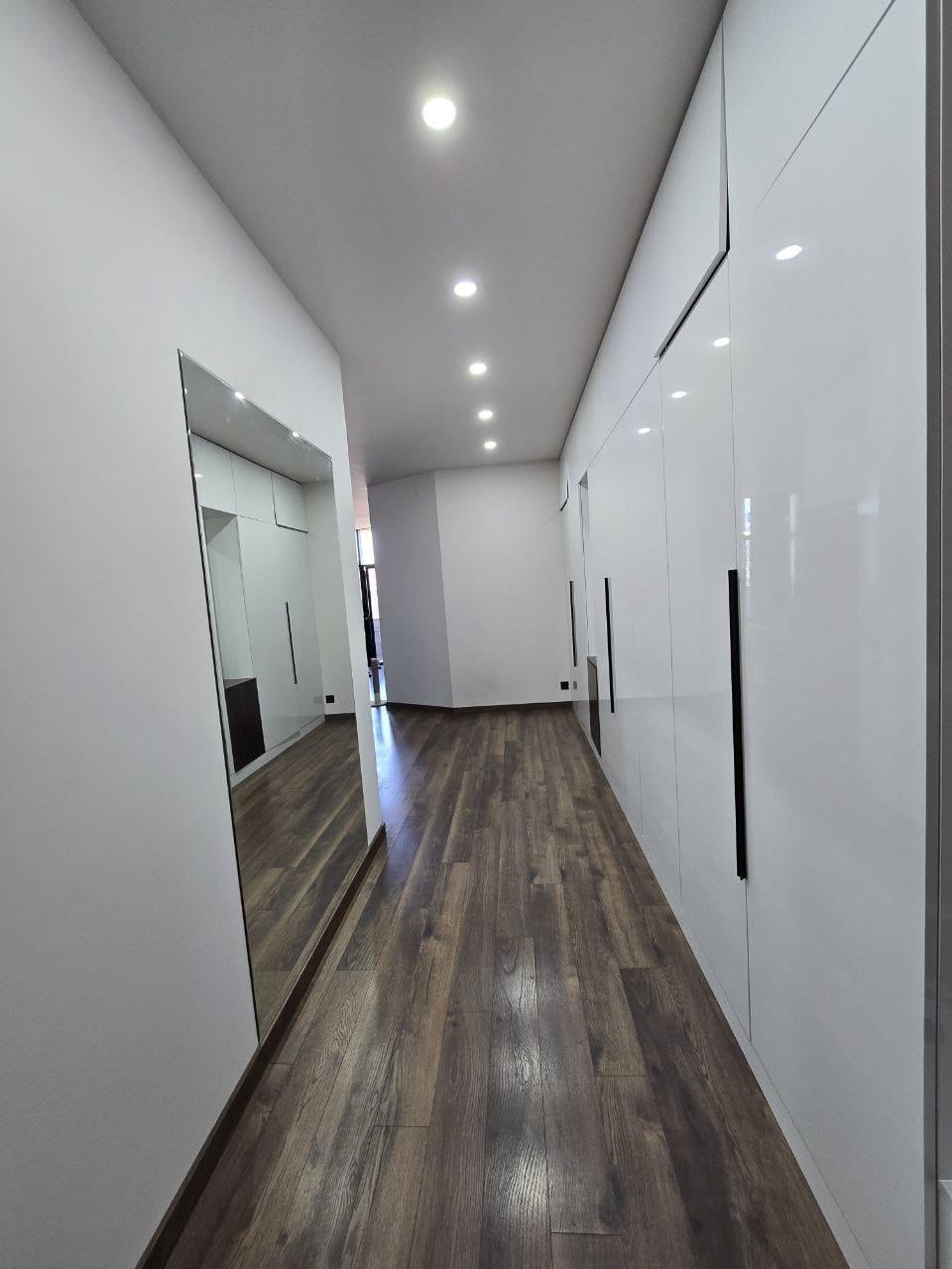 2-Room Apartment For Sale In Batumi, Zurab Gorgiladze St, 9 view 5