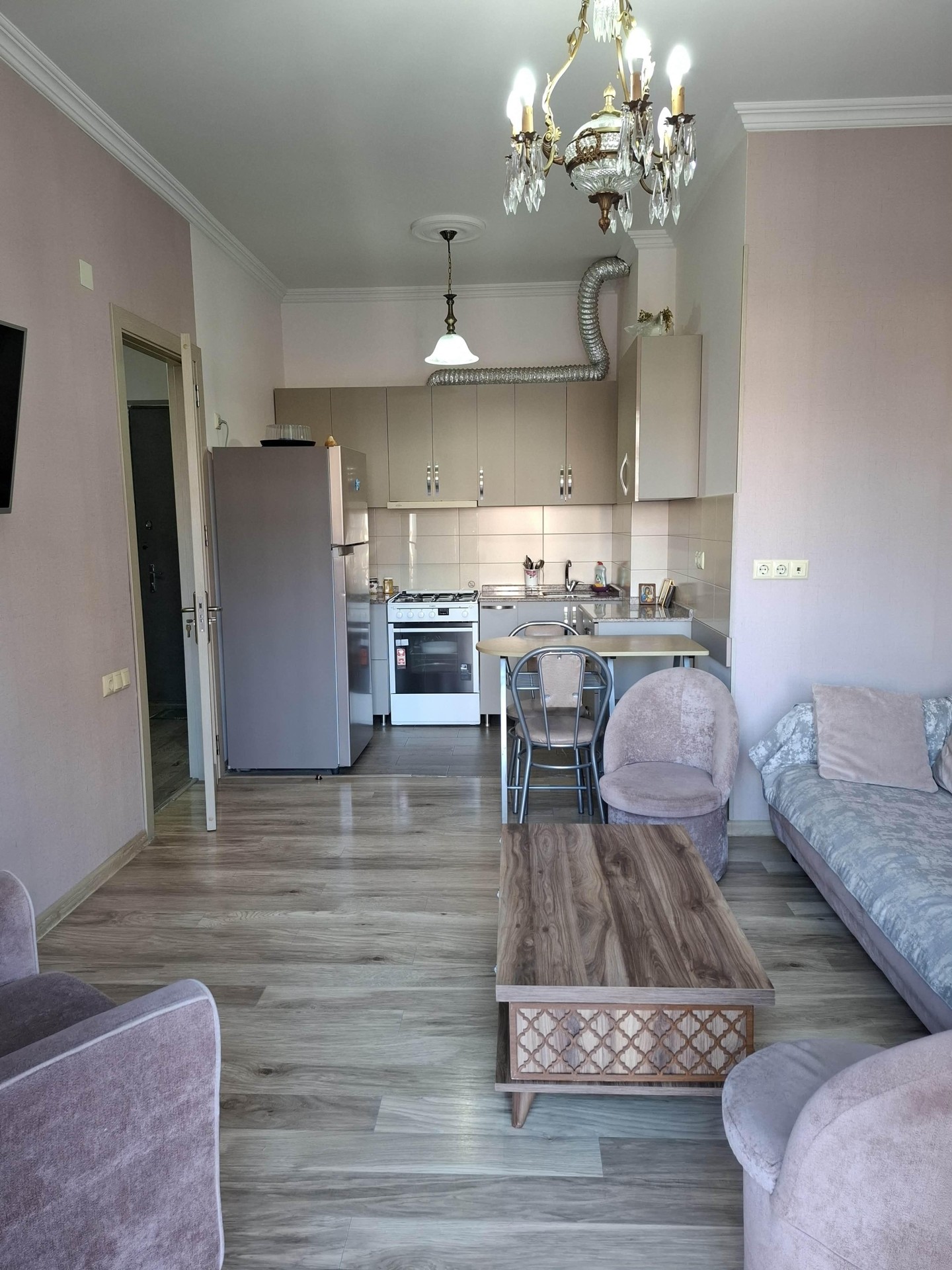2-Room Apartment For Daily Rent In Batumi, Mardi Red Line, 45 M² — $50 Per Day view 2
