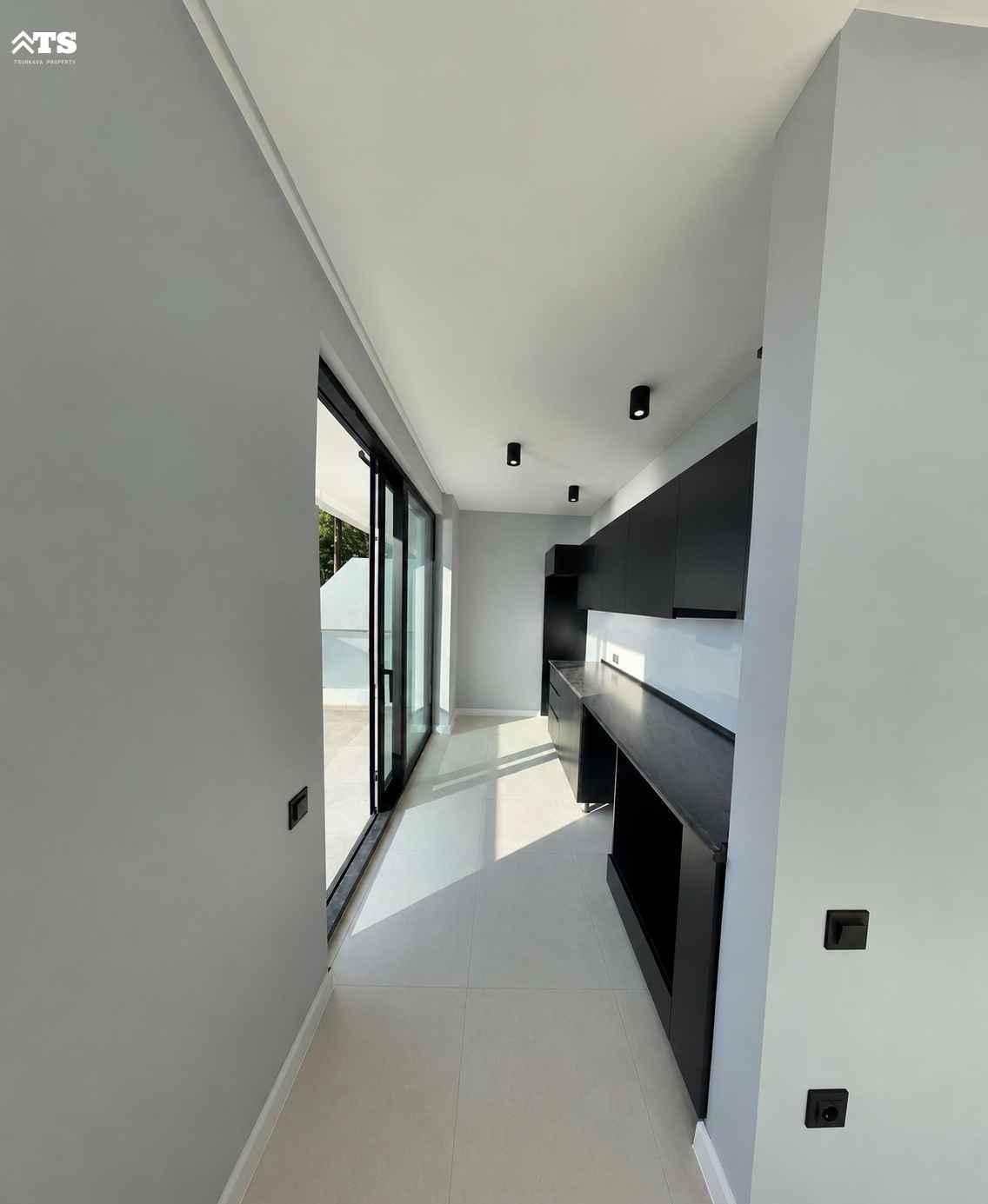 2-Room Apartment For Sale In Batumi, Tamar Mepe Ave, 20 view 3