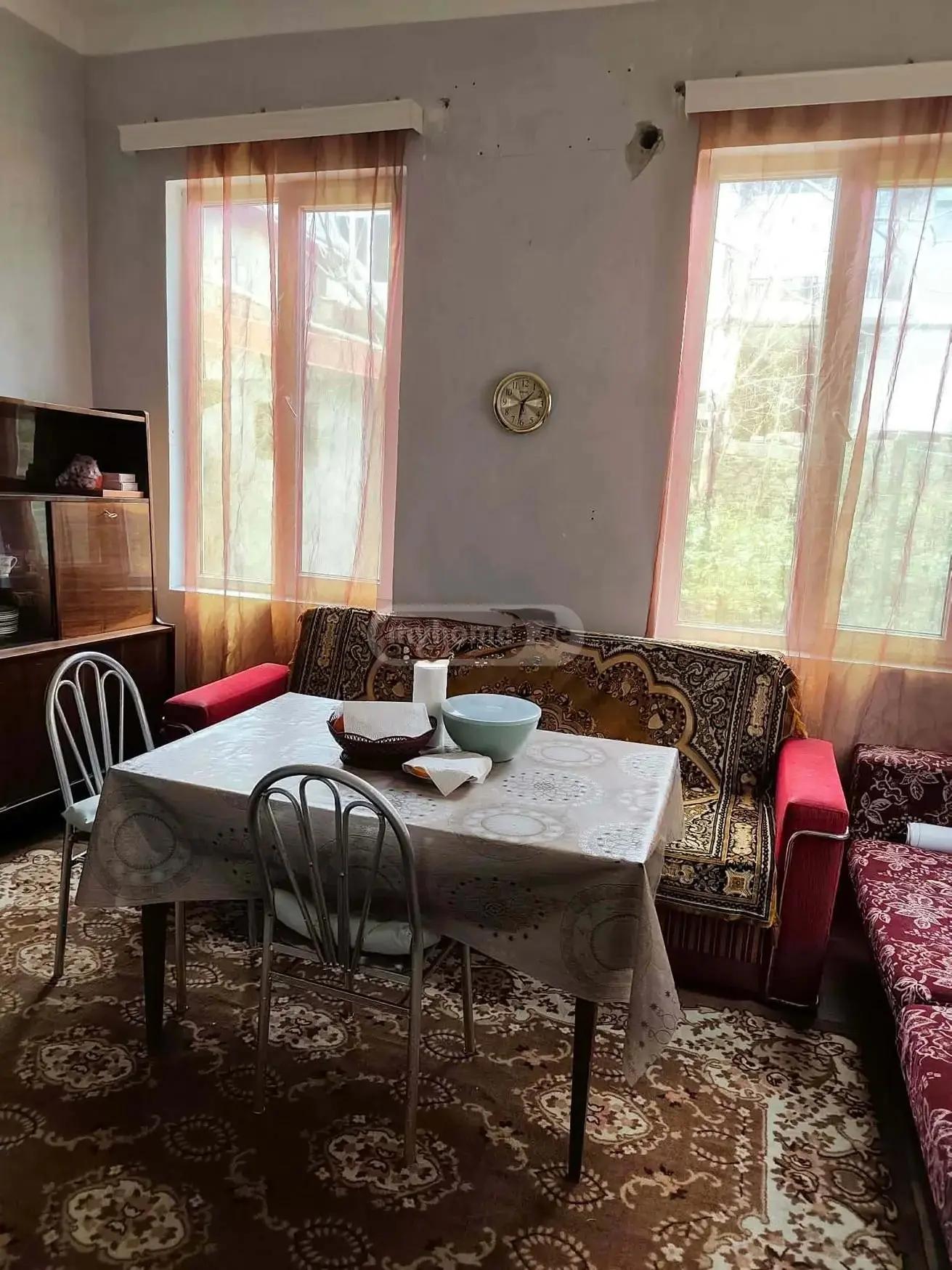 4-Room House For Rent In Batumi, Parnavaz Mepe St, 10/16 view 3