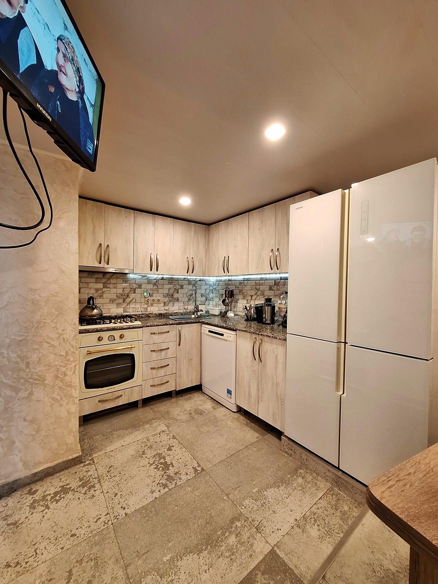 3-Room Apartment For Daily Rent In Batumi, Memed Abashidze St, 9, 85 M² — 150 ₾ Per Day view 4