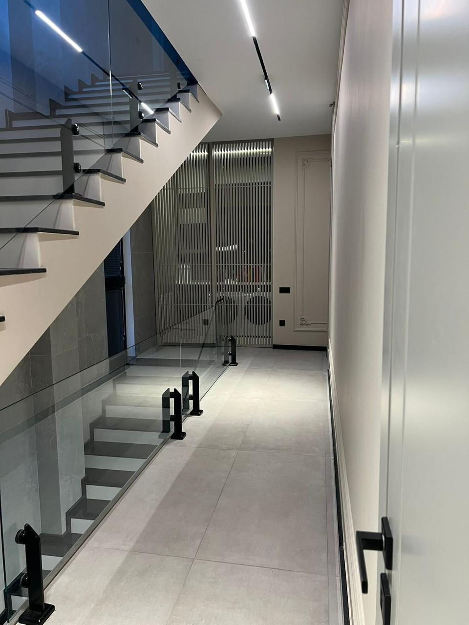8-Room House For Rent In Batumi, Mamia Varshanidze St, 217 view 3