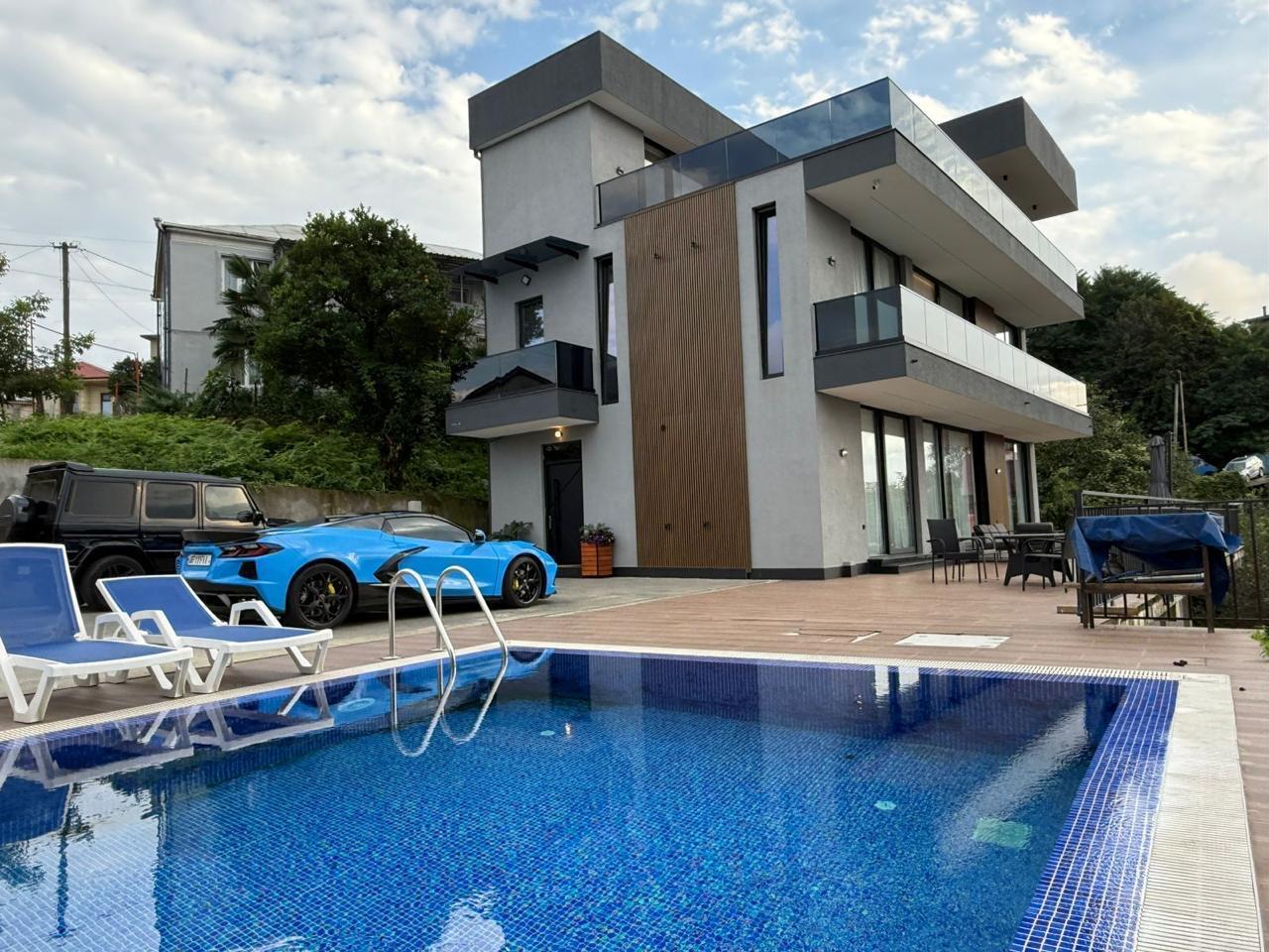 8-Room House For Rent In Batumi, Mamia Varshanidze St, 217 view 1