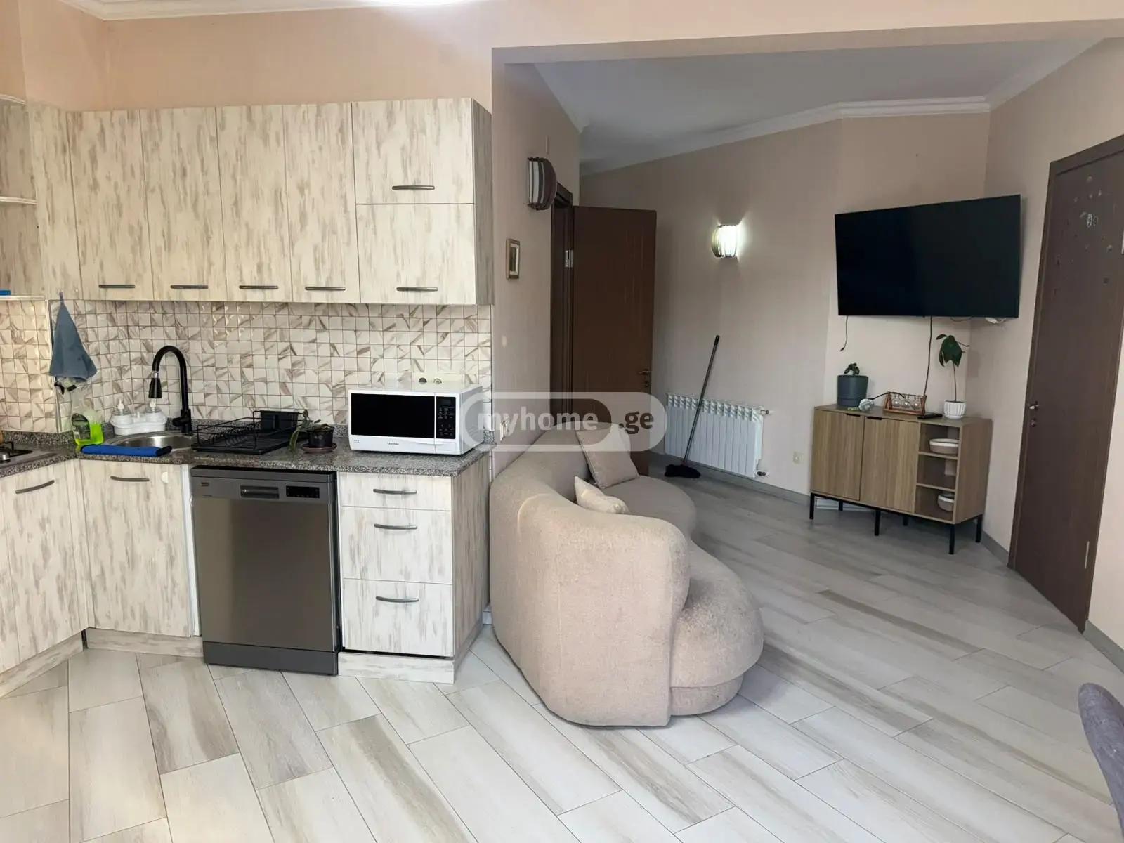3-Room Apartment For Daily Rent In Batumi, 26 May St, 34, 70 M² — 250 ₾ Per Day view 4