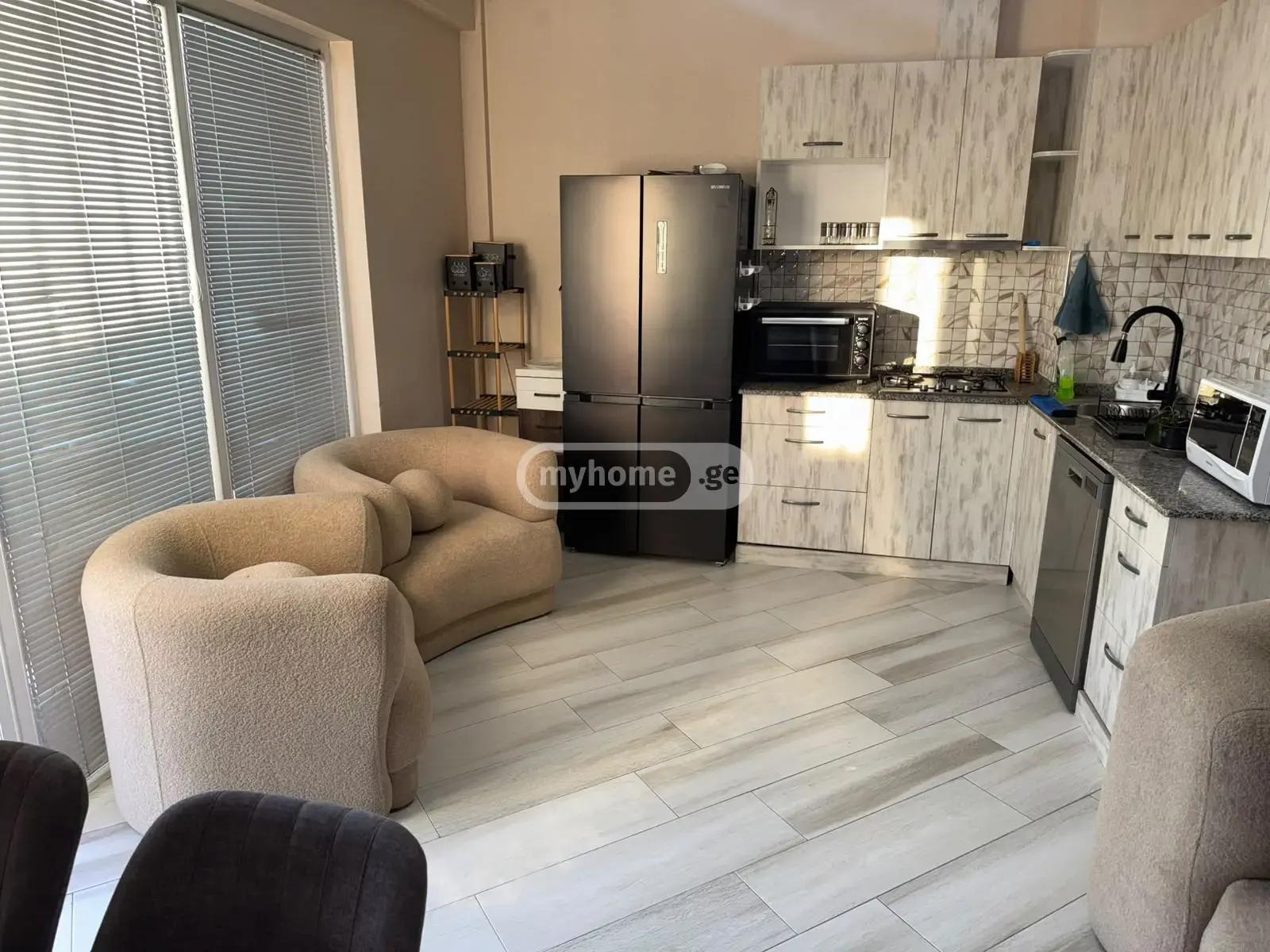 3-Room Apartment For Daily Rent In Batumi, 26 May St, 34, 70 M² — 250 ₾ Per Day view 3
