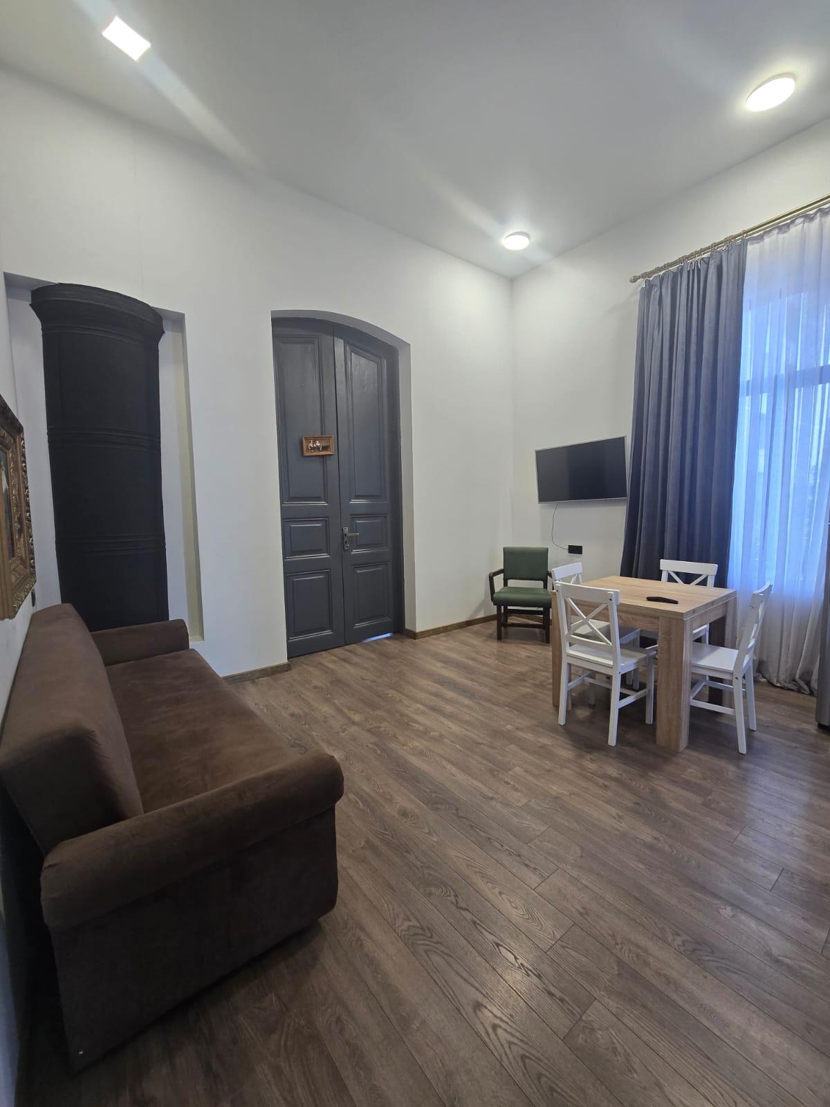 2-Room Apartment For Daily Rent In Batumi, General Giorgi Mazniashvili St, 6/15, 55 M² — 170 ₾ Per Day view 1