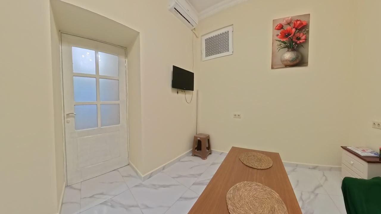 2-Room Apartment For Rent In Batumi, Konstantine Gamsakhurdia St, 51 view 3