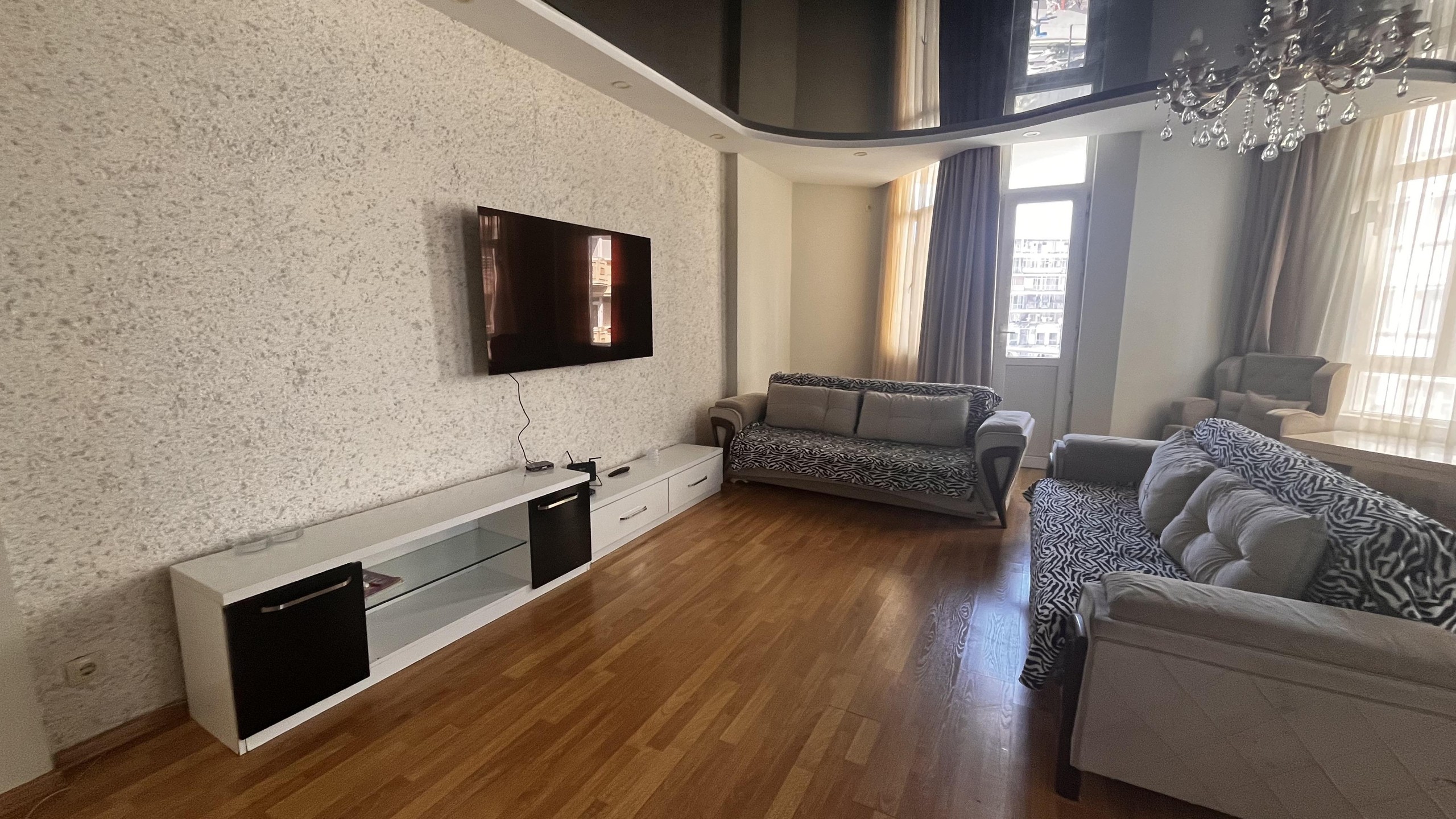 2-Room Apartment For Daily Rent In Batumi, Zurab Gorgiladze St, 98, 80 M² — 160 ₾ Per Day view 2