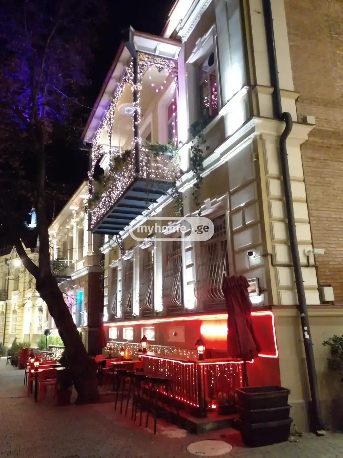 Lado Gudiashvili Square: Commercial Property, 134.0 M² | Korter.Ge view 1
