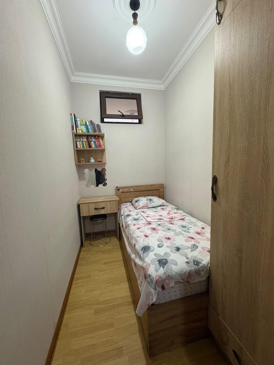 4-Room Apartment For Daily Rent In Batumi, Real Palace, 90 M² — 230 ₾ Per Day view 5