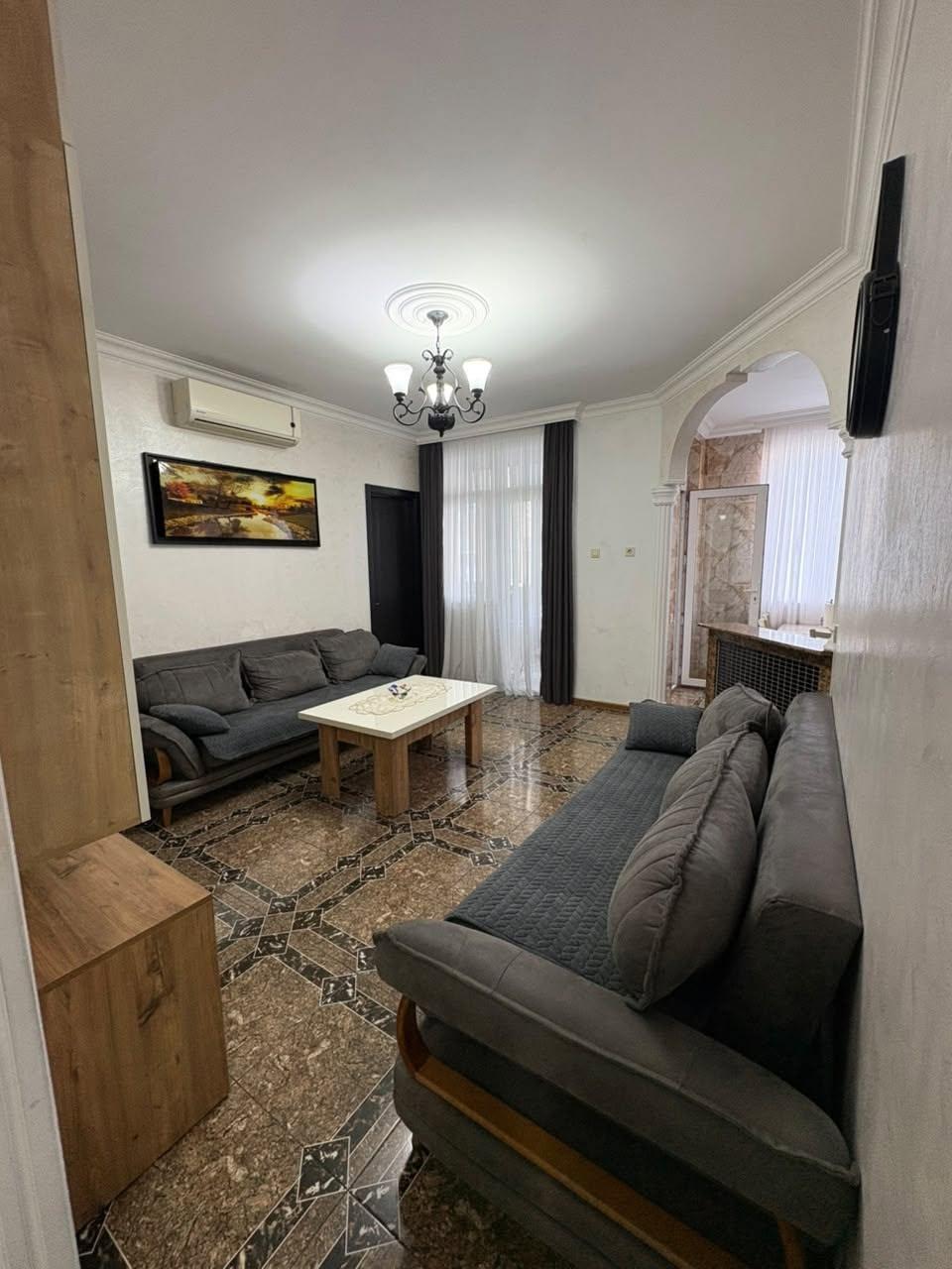 4-Room Apartment For Daily Rent In Batumi, Real Palace, 90 M² — 230 ₾ Per Day view 1