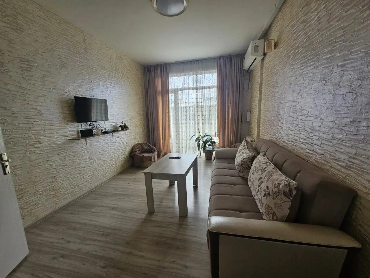 4-Room Apartment In Tbilisi, Iveria St, 17, 77 M², Is Available For Daily Rent For 190 ₾ view 1