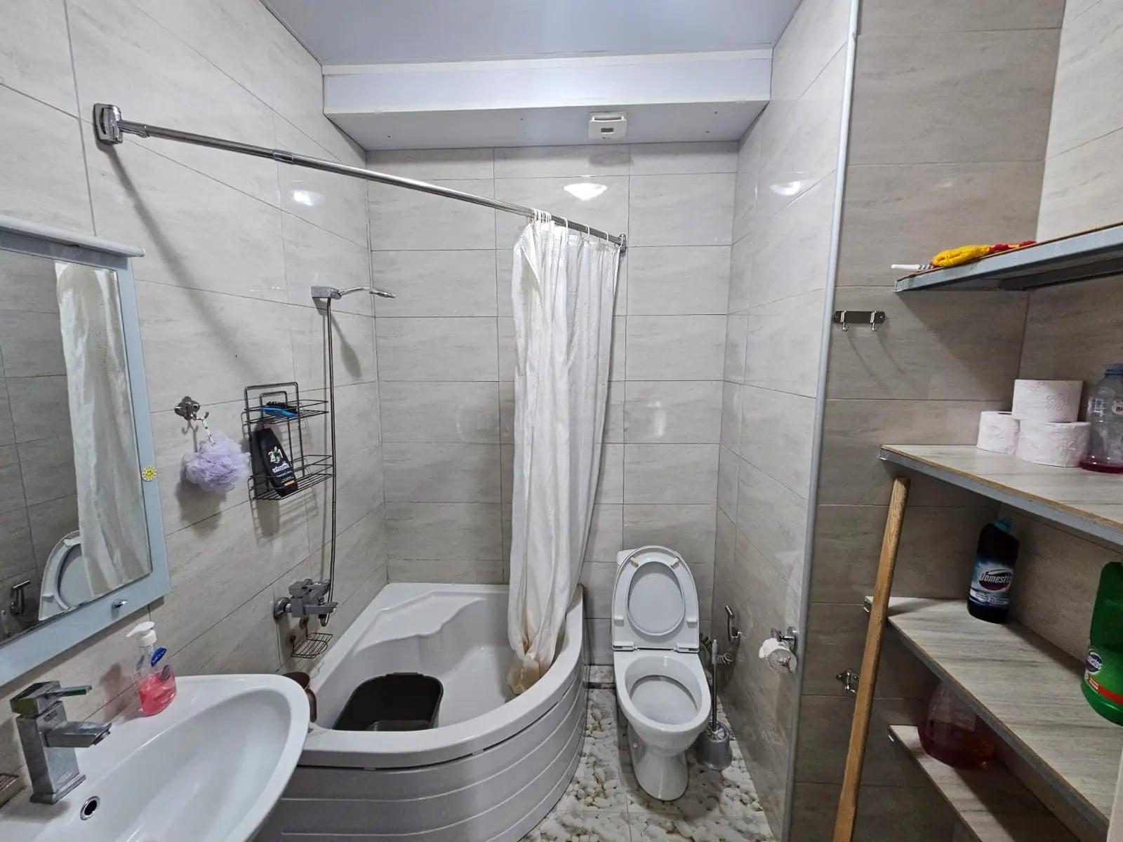 4-Room Apartment In Tbilisi, Iveria St, 17, 77 M², Is Available For Daily Rent For 190 ₾ view 11