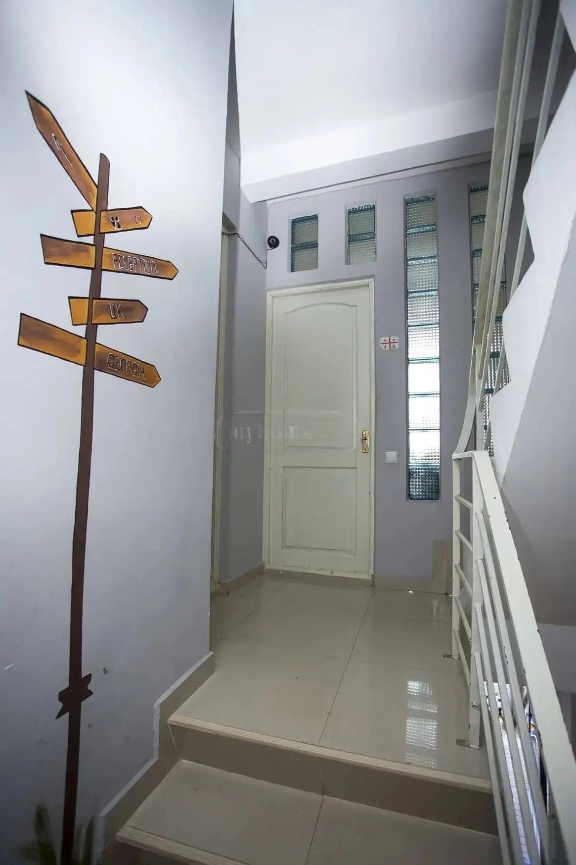 6-Room House For Rent In Batumi, Mikhail Lermontov St, 20 view 3