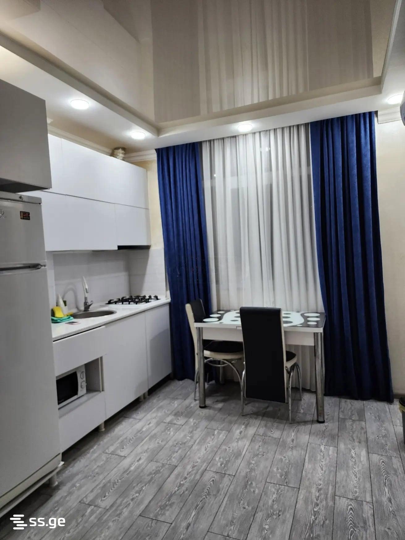 3-Room Apartment In Tbilisi, Alexander Pushkin St, 3, 60 M², Is Available For Daily Rent For 190 ₾ view 2