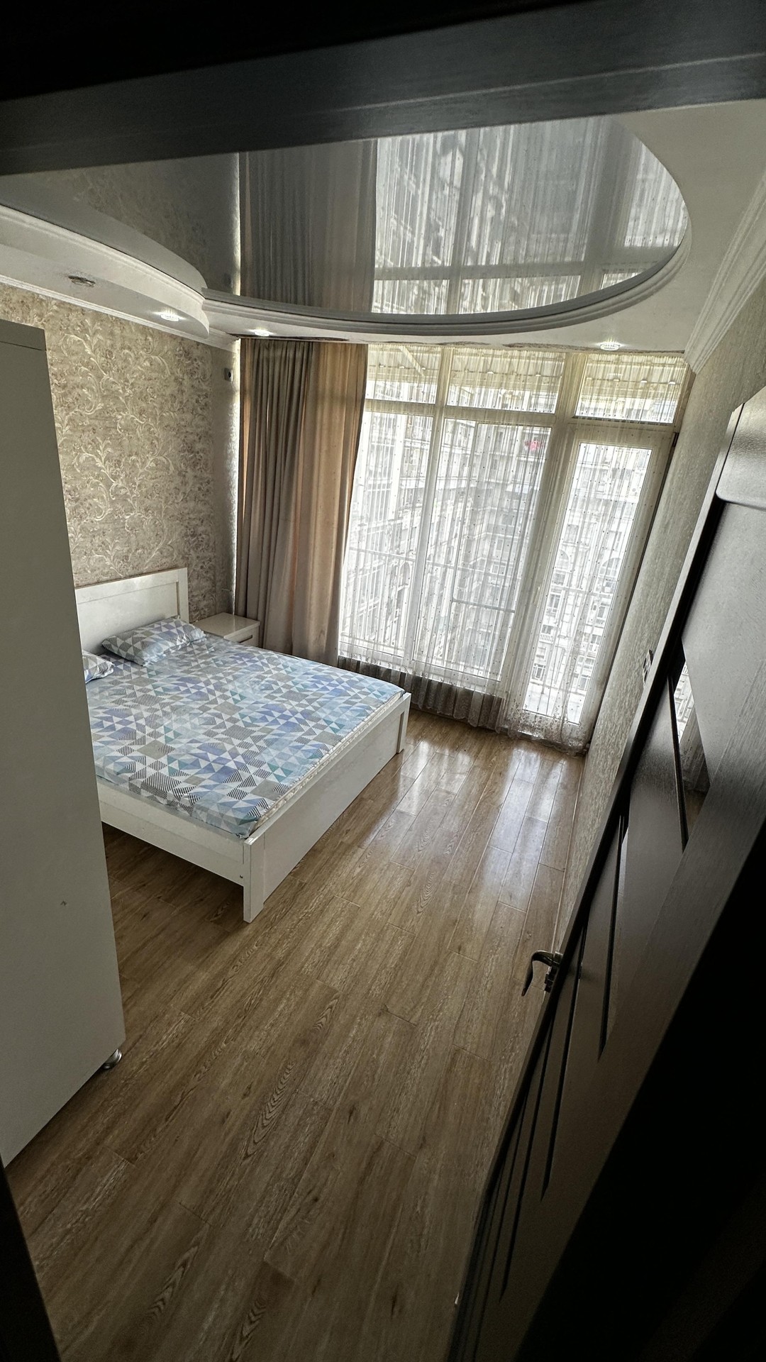 3-Room Apartment For Daily Rent In Kvariati, Sherif Khimshiashvili St, 4, 100 M² — $50 Per Day view 6