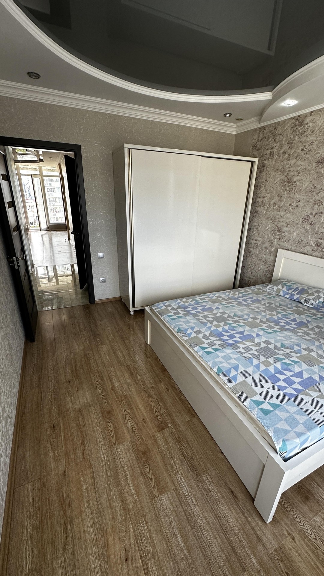 3-Room Apartment For Daily Rent In Kvariati, Sherif Khimshiashvili St, 4, 100 M² — $50 Per Day view 5