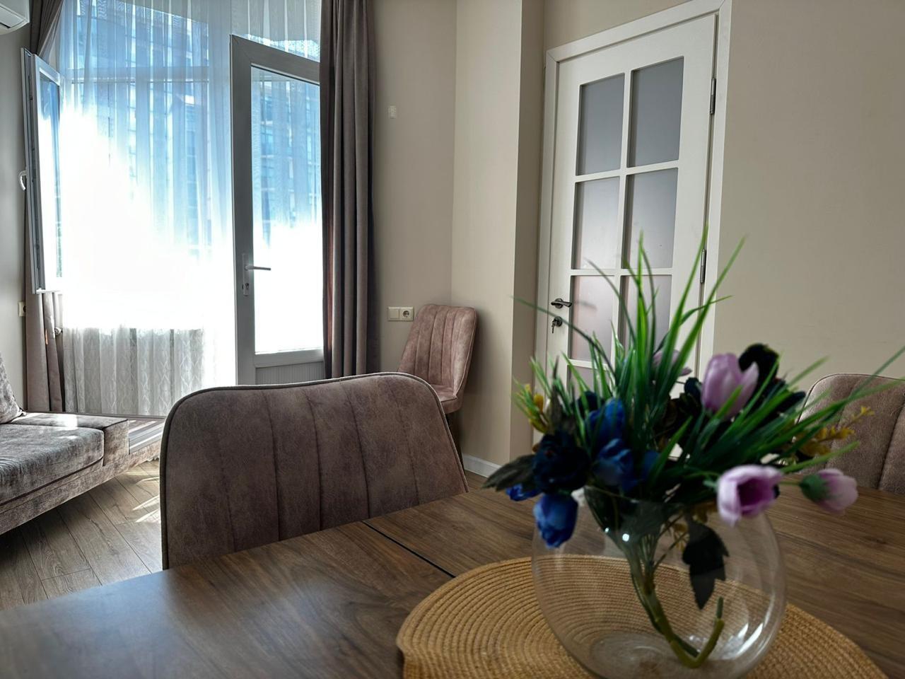 3-Room Apartment For Daily Rent In Batumi, Petre Melikishvili St, 90 M² — 230 ₾ Per Day view 3