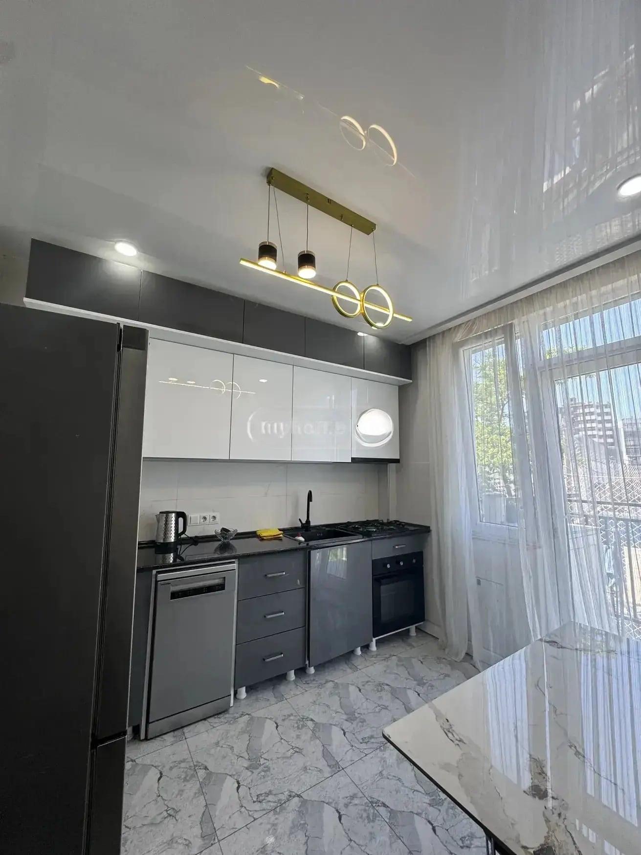 4-Room House For Rent In Batumi, Luka Asatiani St, 11 view 1
