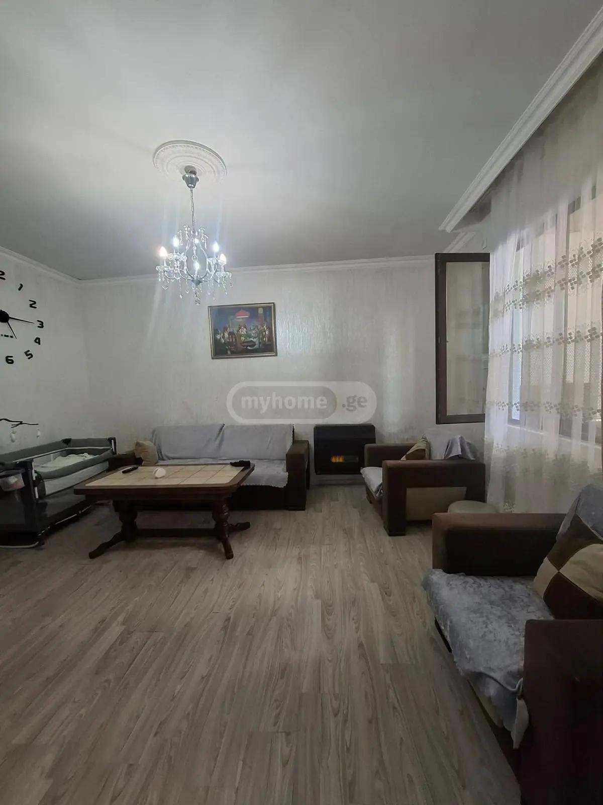 6-Room House For Sale In Batumi, Vazha-Pshavela St, 130 view 3