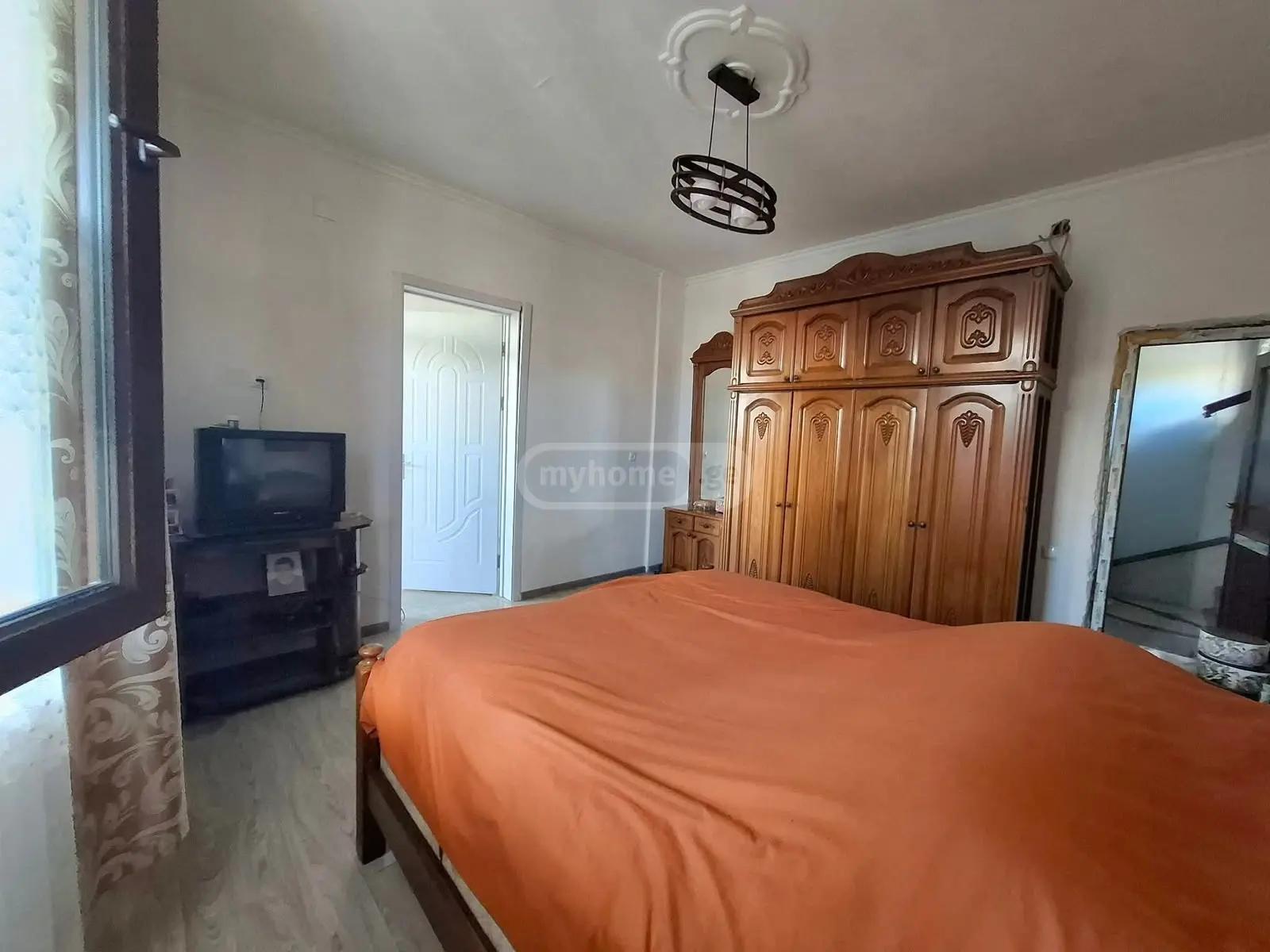 6-Room House For Sale In Batumi, Vazha-Pshavela St, 130 view 7