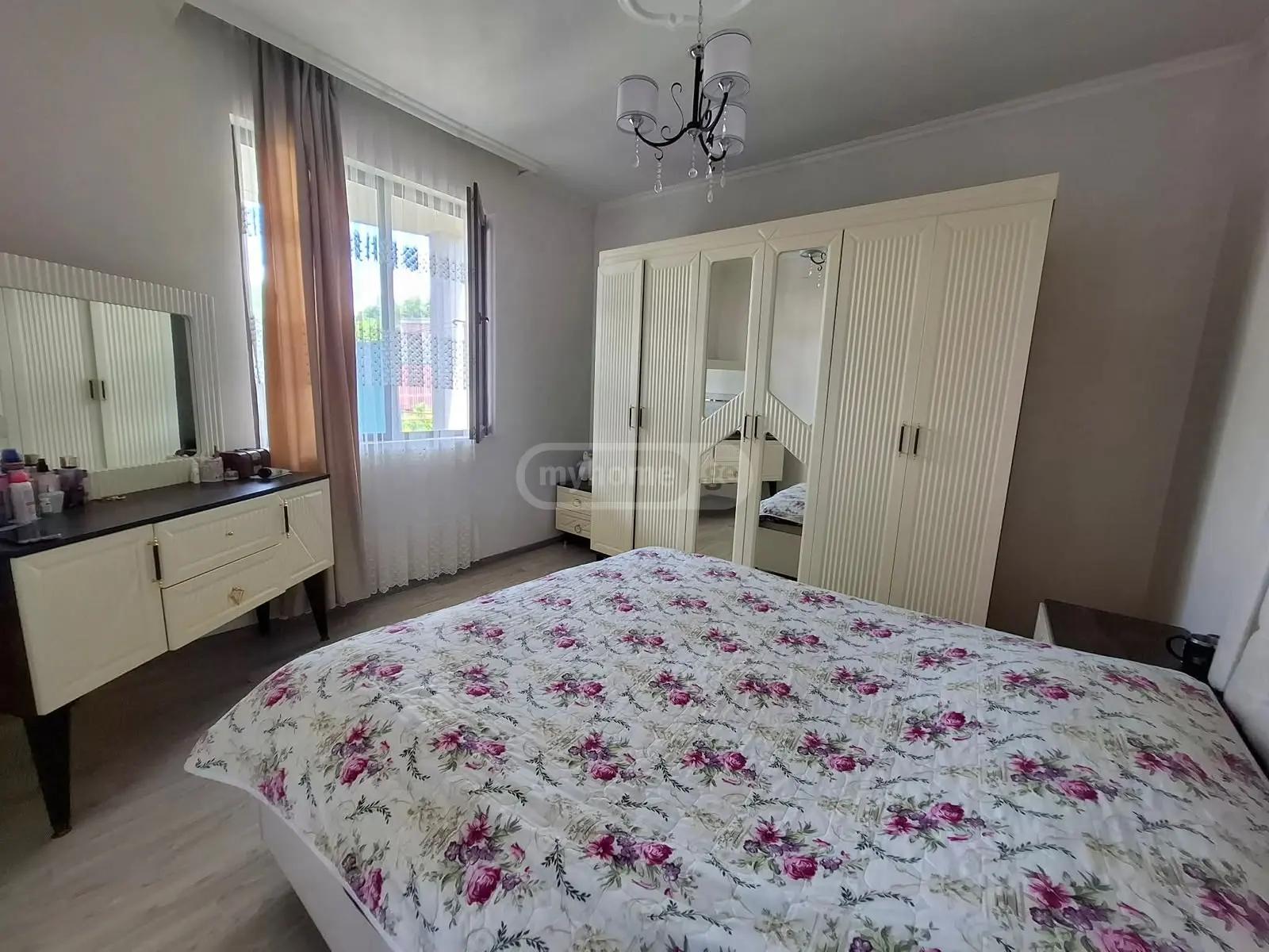 6-Room House For Sale In Batumi, Vazha-Pshavela St, 130 view 6