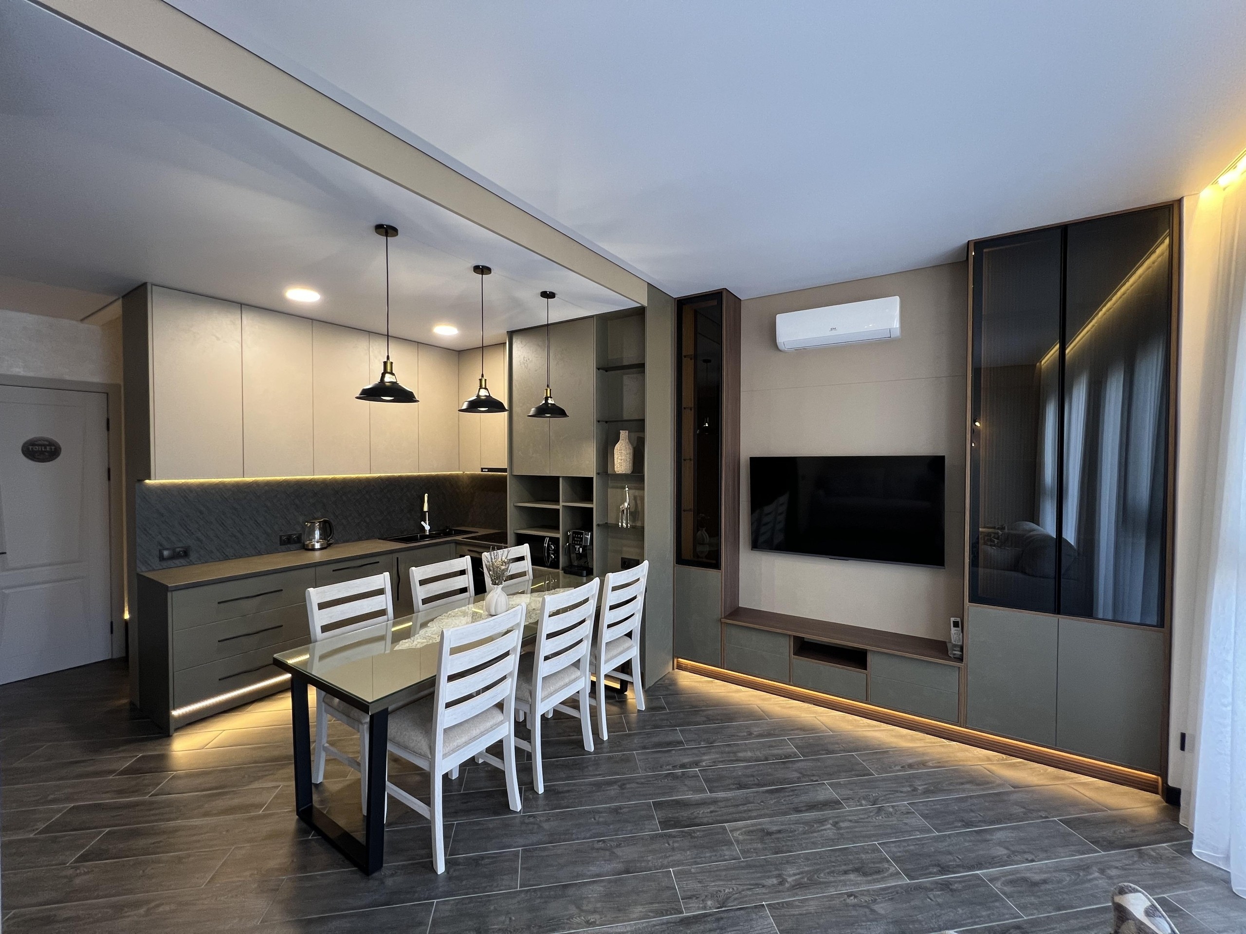 3-Room Penthouse Apartment For Daily Rent In Batumi, Onix Tower Batumi, 145 M² — $220 Per Day view 2