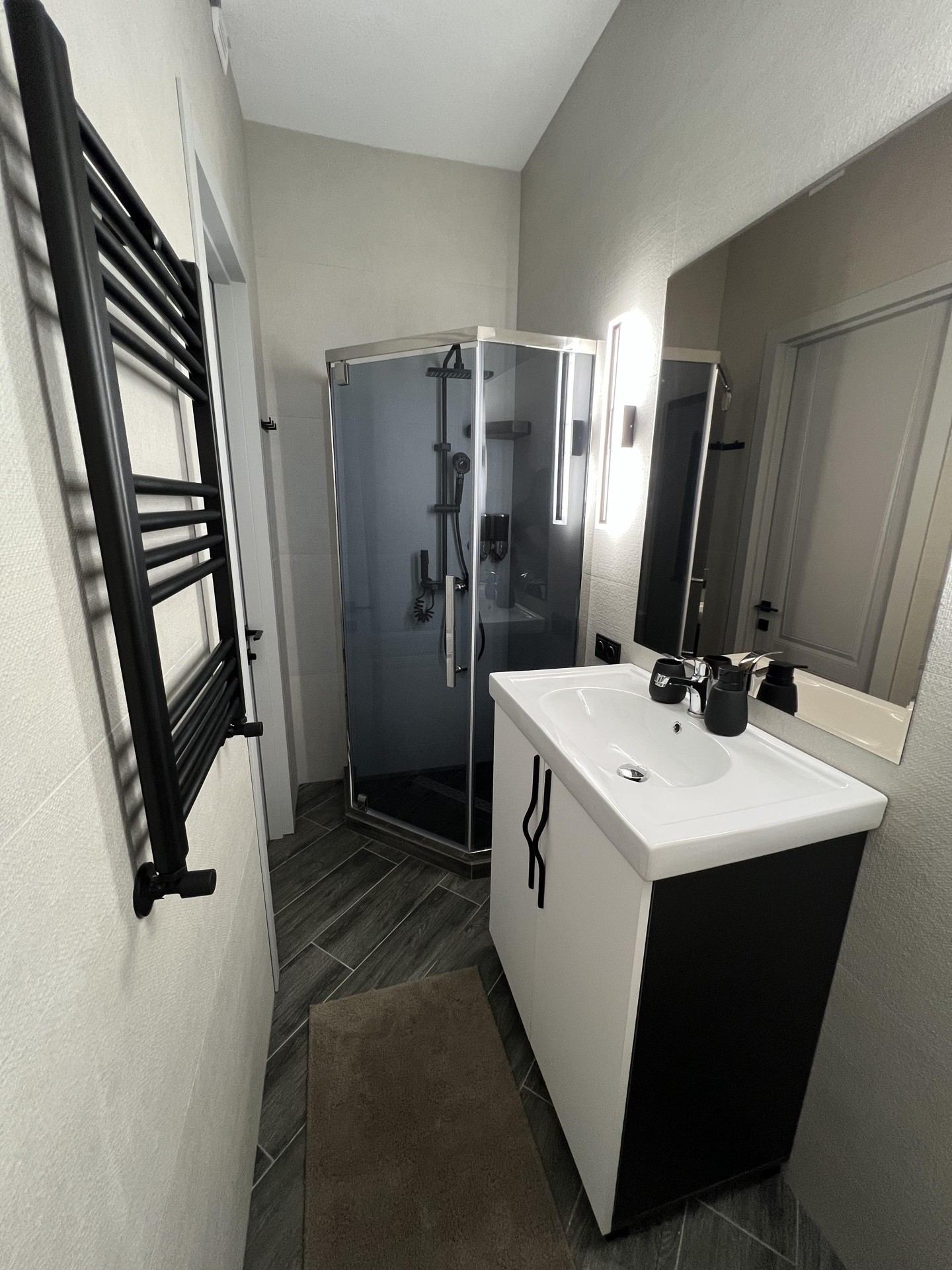 3-Room Penthouse Apartment For Daily Rent In Batumi, Onix Tower Batumi, 145 M² — $220 Per Day view 15