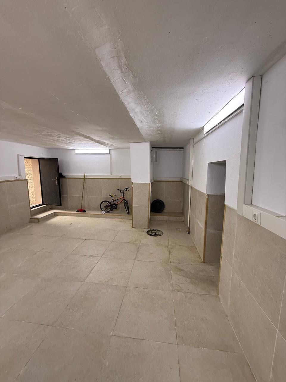 Commercial Property For Sale: 138 M² In Batumi, Giorgi Leonidze St, 8 – $140,000 view 5