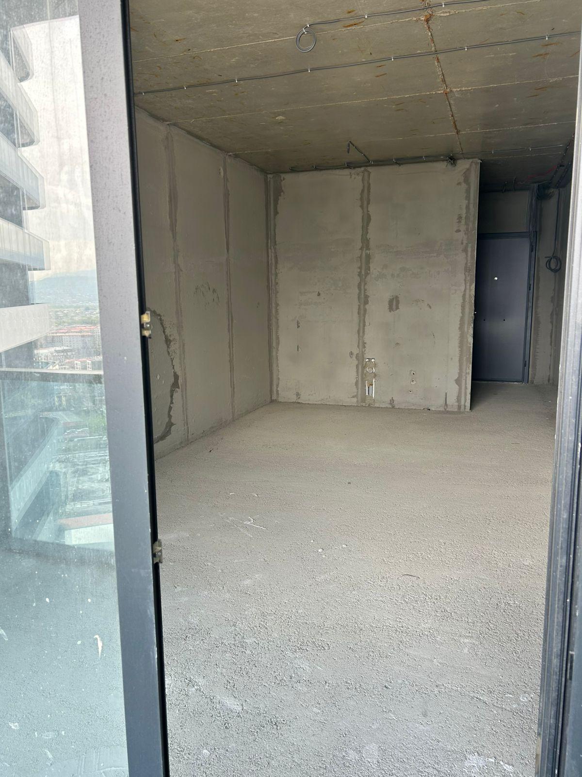 Studio Apartment For Sale view 4