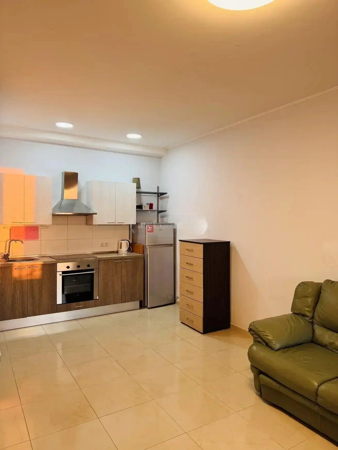 2-Room Apartment For Daily Rent In Batumi, Sherif Khimshiashvili St, 4, 65 M² — 200 ₾ Per Day view 4