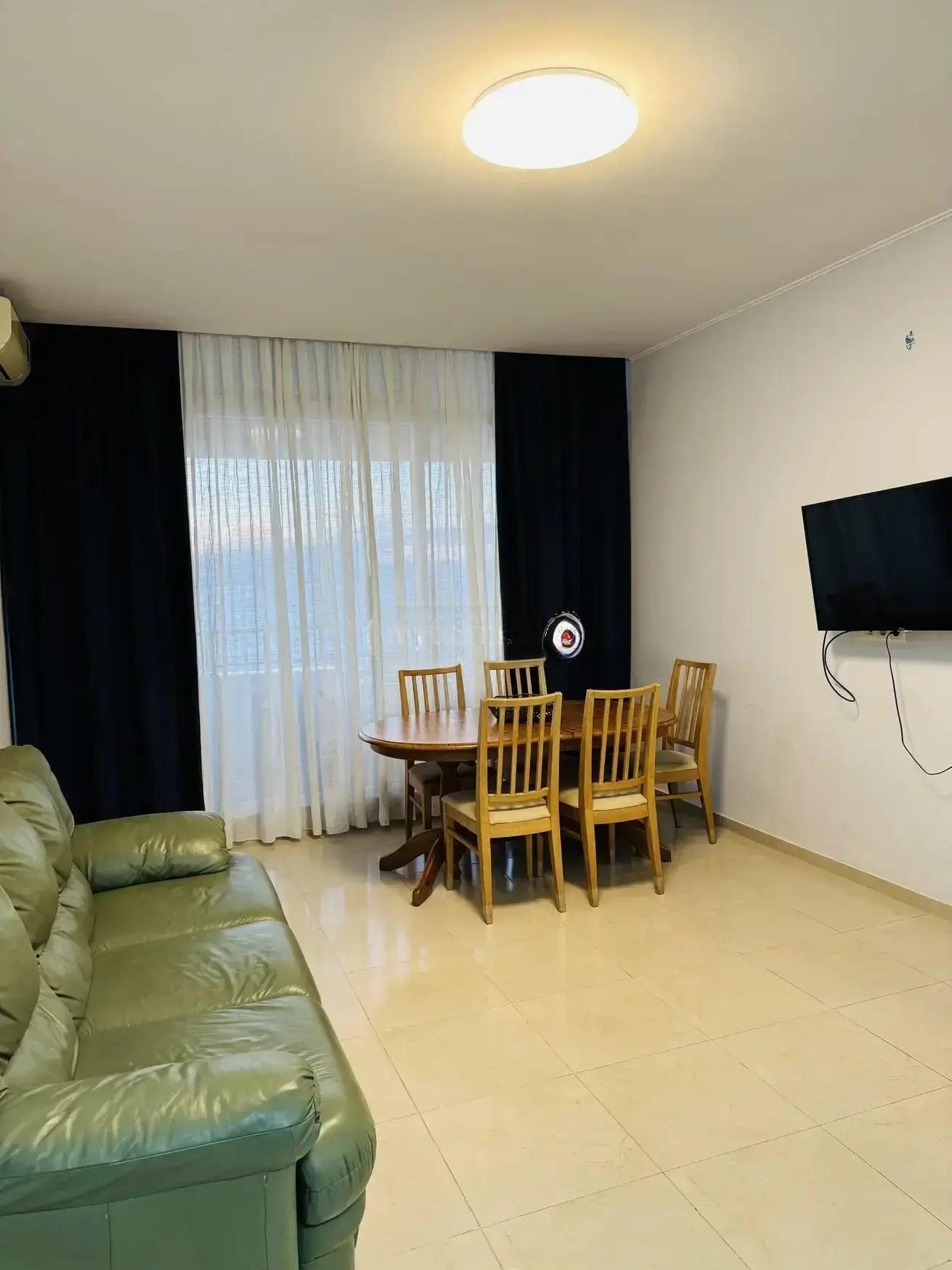 2-Room Apartment For Daily Rent In Batumi, Sherif Khimshiashvili St, 4, 65 M² — 200 ₾ Per Day view 3
