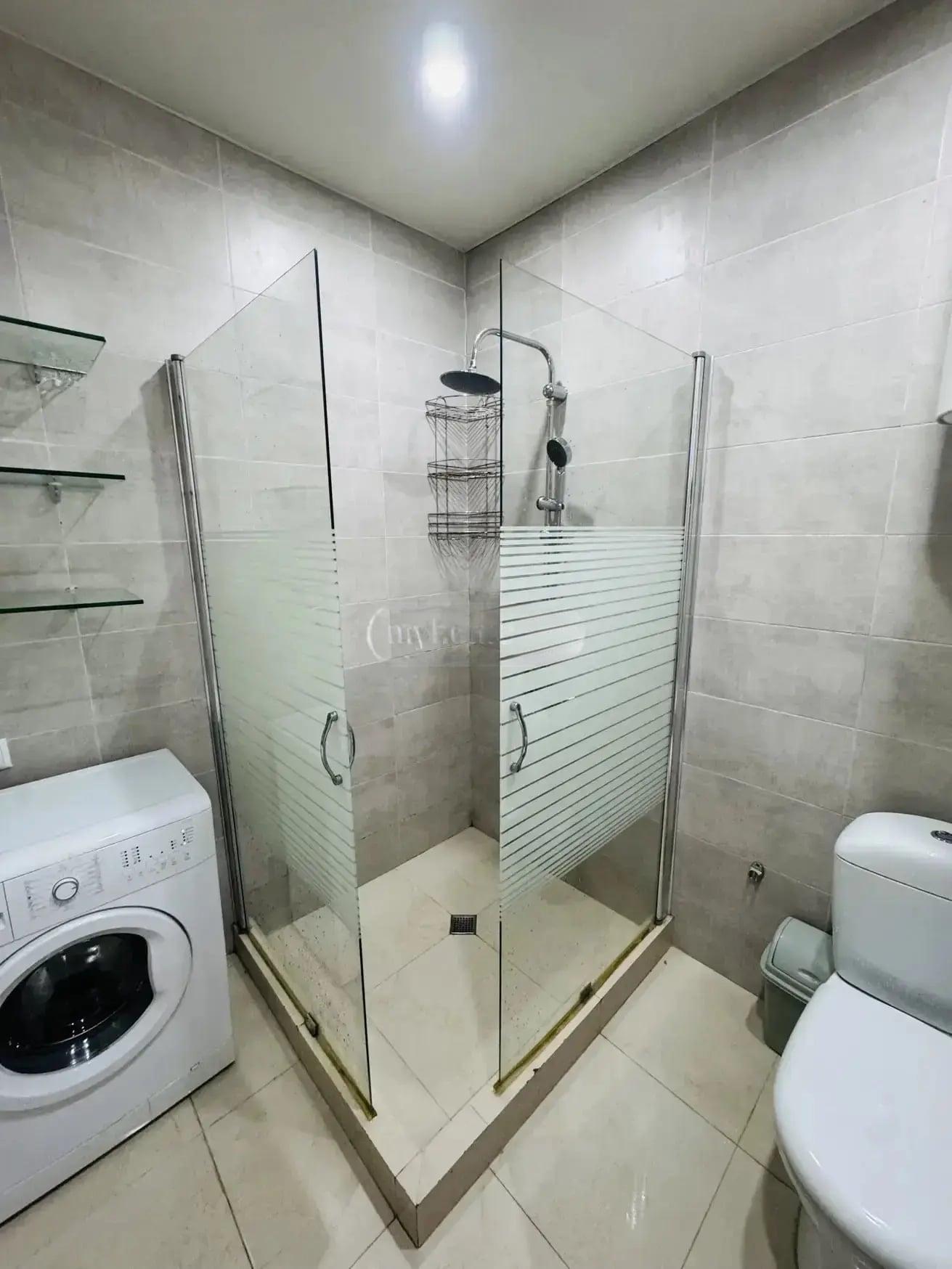 2-Room Apartment For Daily Rent In Batumi, Sherif Khimshiashvili St, 4, 65 M² — 200 ₾ Per Day view 13