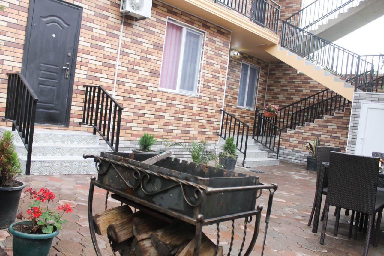 10-Room House For Sale In Batumi, Luka Asatiani St, 140 view 3