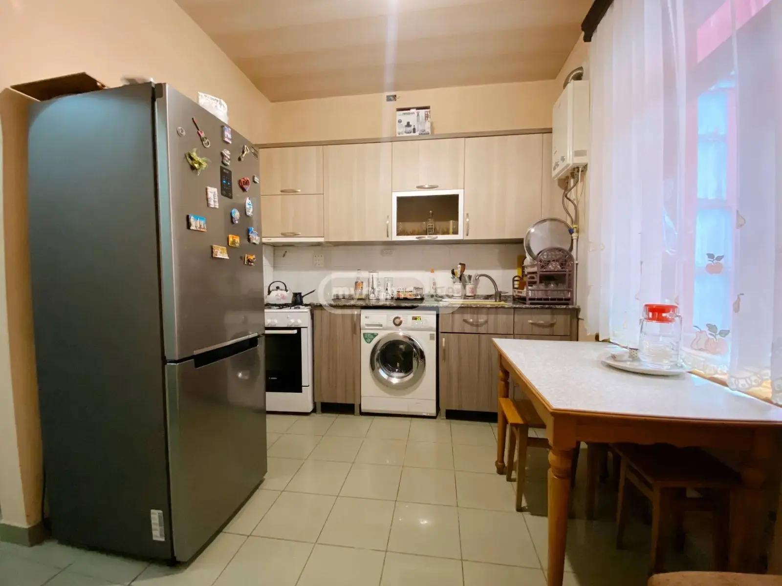 4-Room Apartment For Daily Rent In Batumi, Shota Rustaveli St, 11, 100 M² — 280 ₾ Per Day view 10