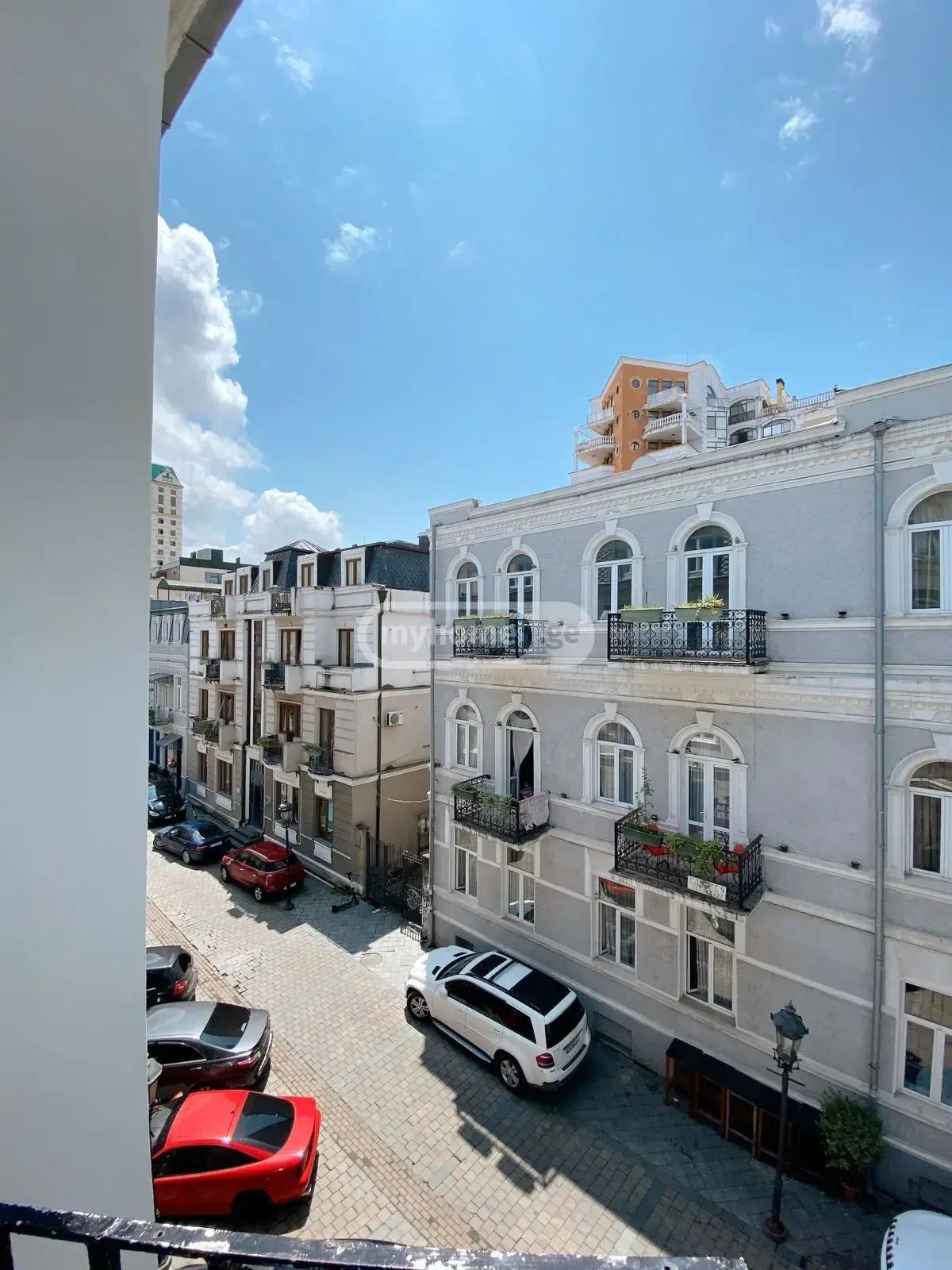 4-Room Apartment For Daily Rent In Batumi, Shota Rustaveli St, 11, 100 M² — 280 ₾ Per Day view 16