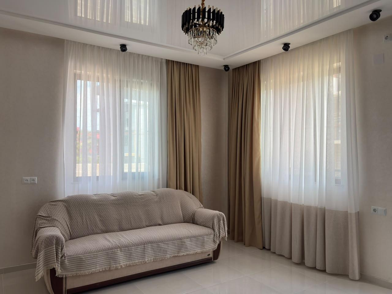 3-Room Apartment For Rent In Batumi, Murman Lebanidze St, 1 view 5