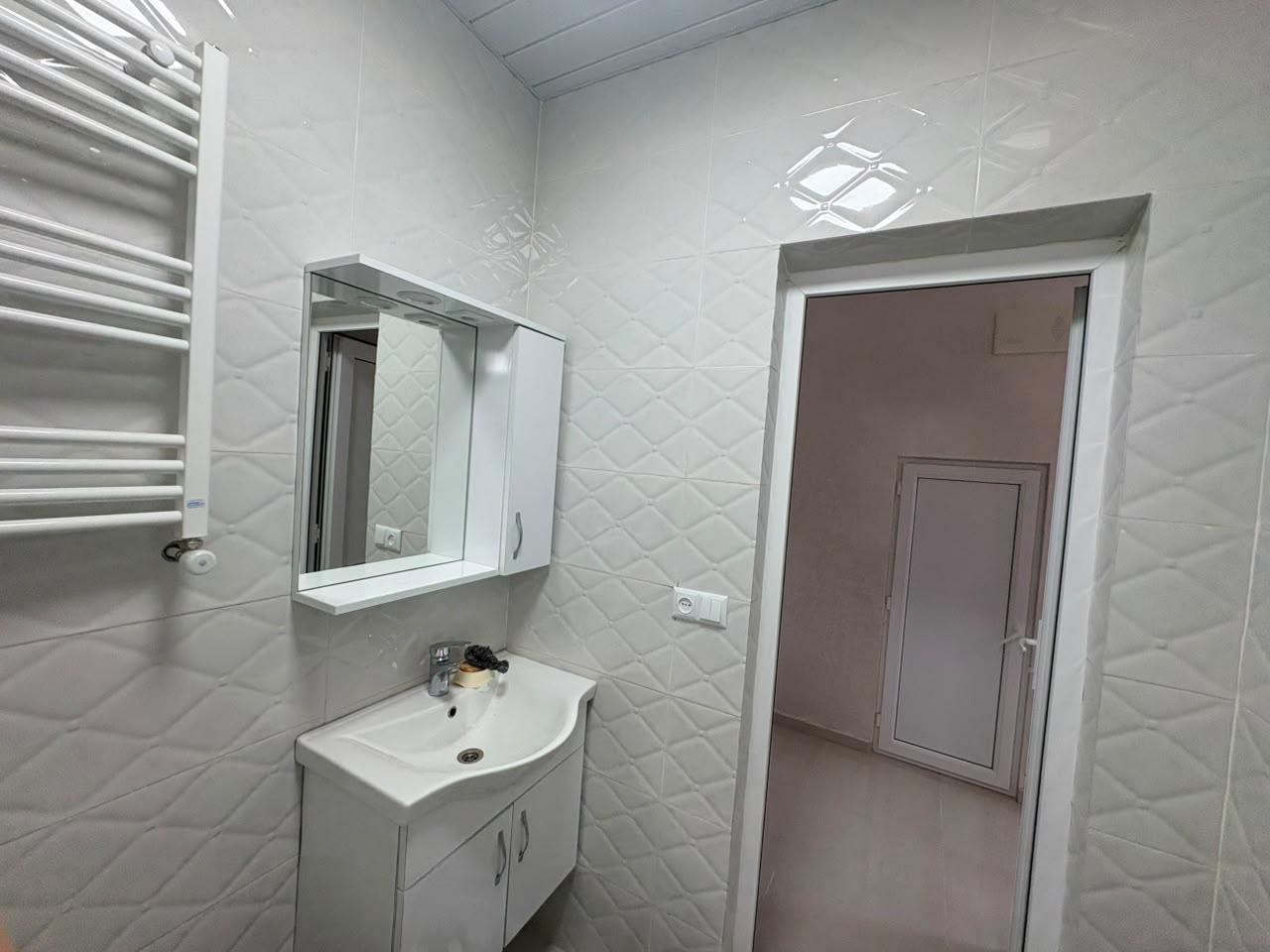 3-Room Apartment For Rent In Batumi, Murman Lebanidze St, 1 view 3