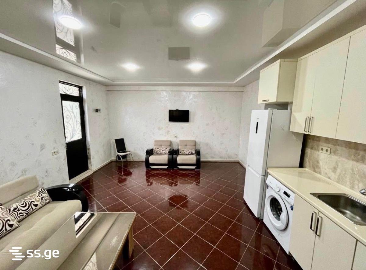 2-Room House For Rent In Batumi, Petre Melikishvili 2nd Lane, 10 view 1