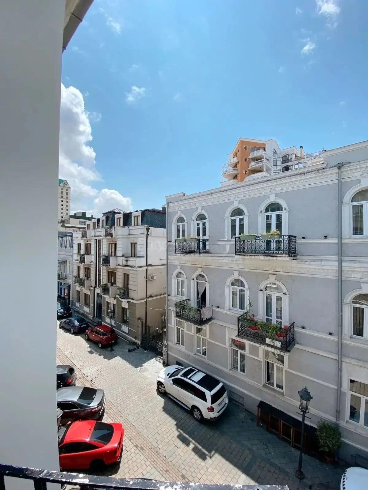 4-Room Apartment For Daily Rent In Batumi, Shota Rustaveli St, 11, 100 M² — 280 ₾ Per Day view 8