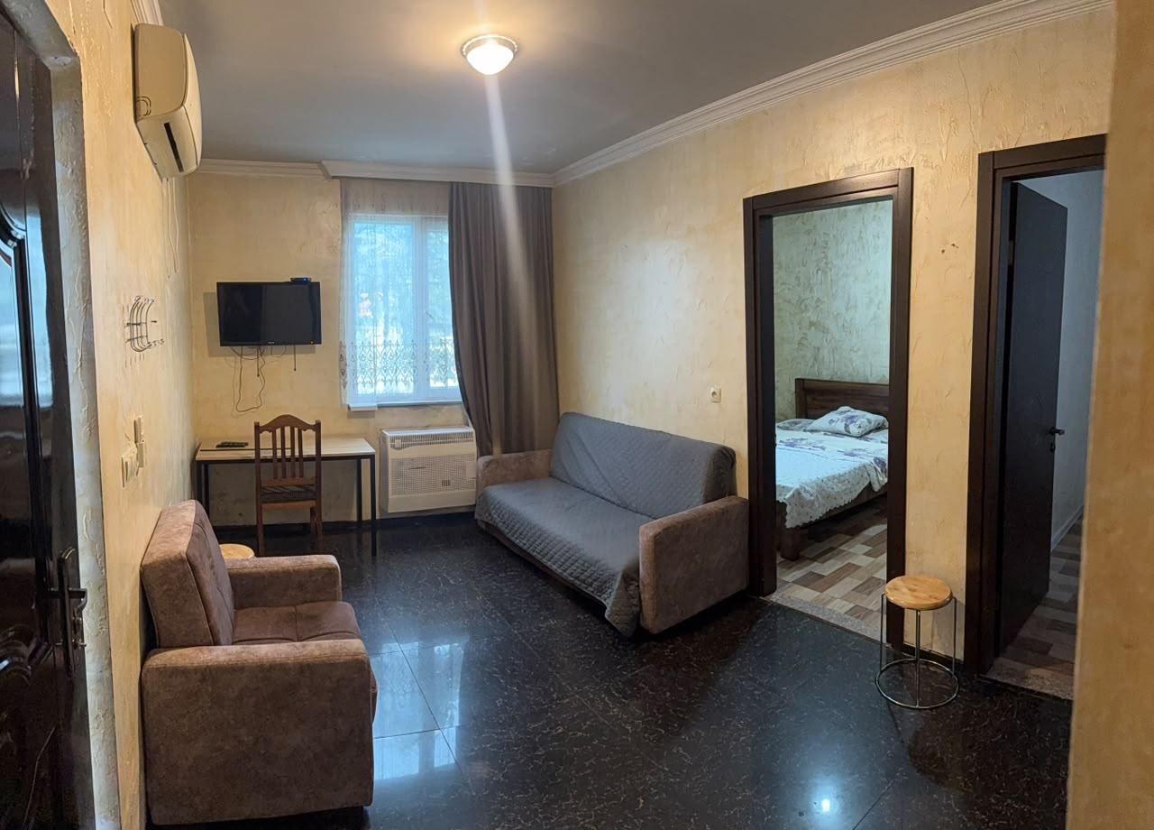 3-Room House For Rent In Batumi, Mamia Varshanidze Lane, 7 view 2